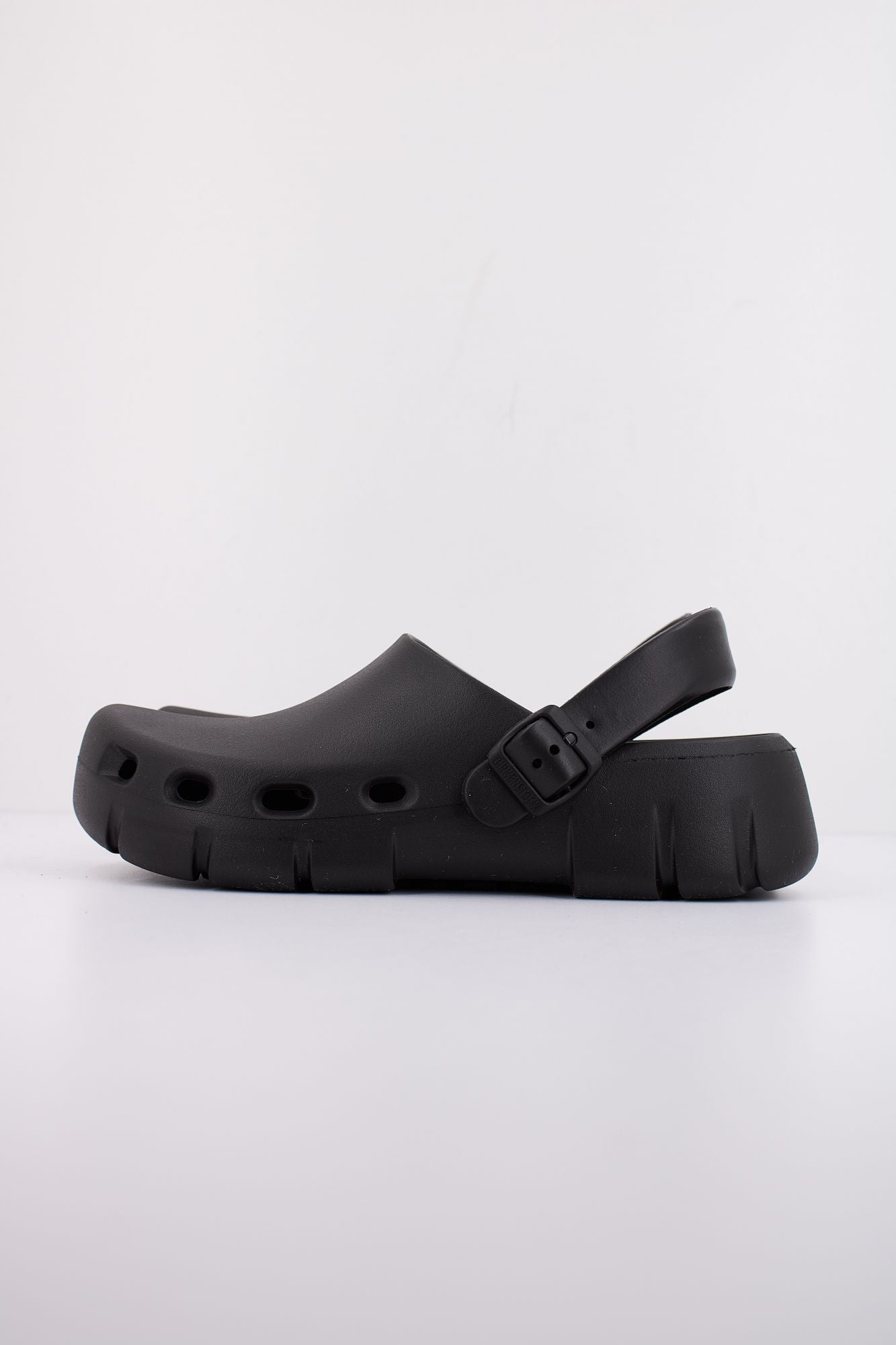 BIRKENSTOCK  FLOW en color NEGRO (1)