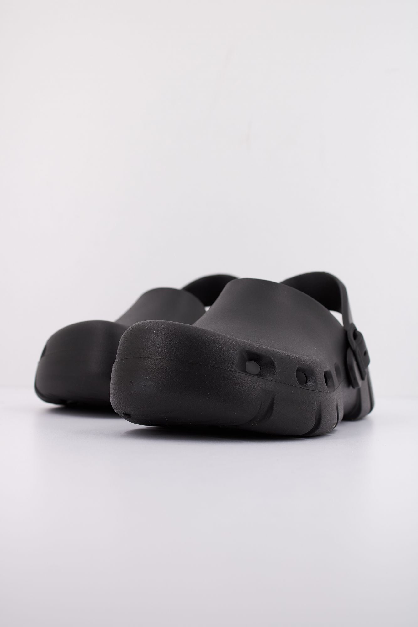 BIRKENSTOCK  FLOW en color NEGRO (2)