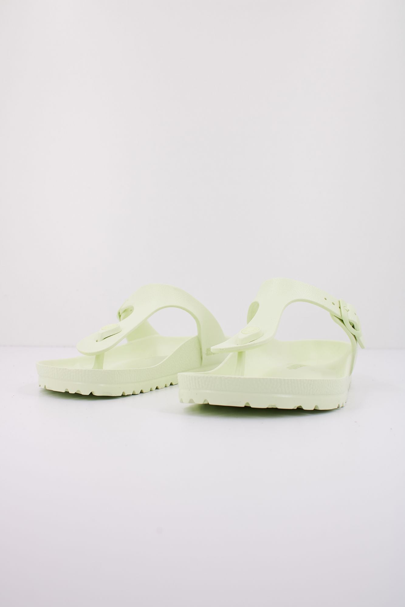 BIRKENSTOCK GIZEH ESSENTIALS EVA en color VERDE (2)