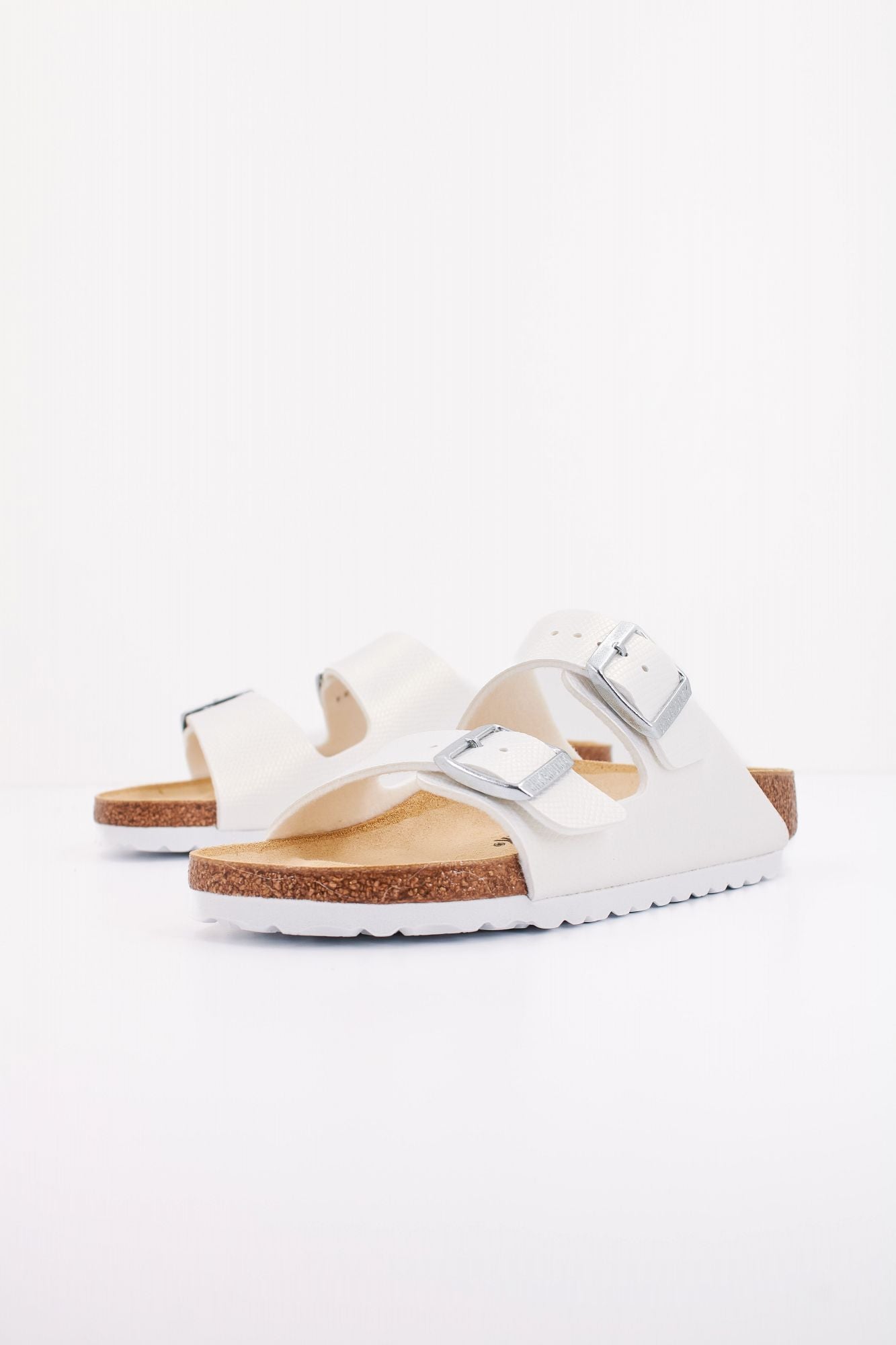 BIRKENSTOCK ARIZONA BS en color BLANCO (2)