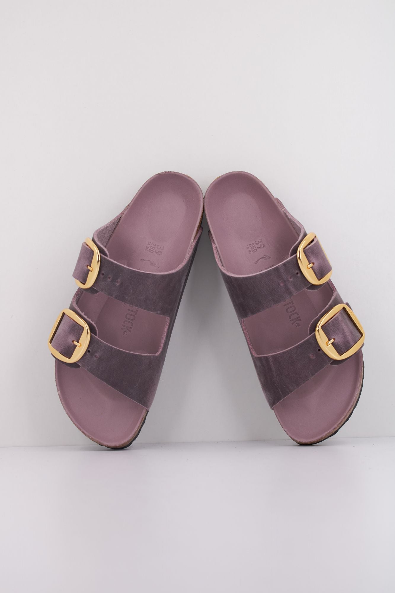 BIRKENSTOCK ARIZONA BIG BUCKLE en color VIOLETA (3)