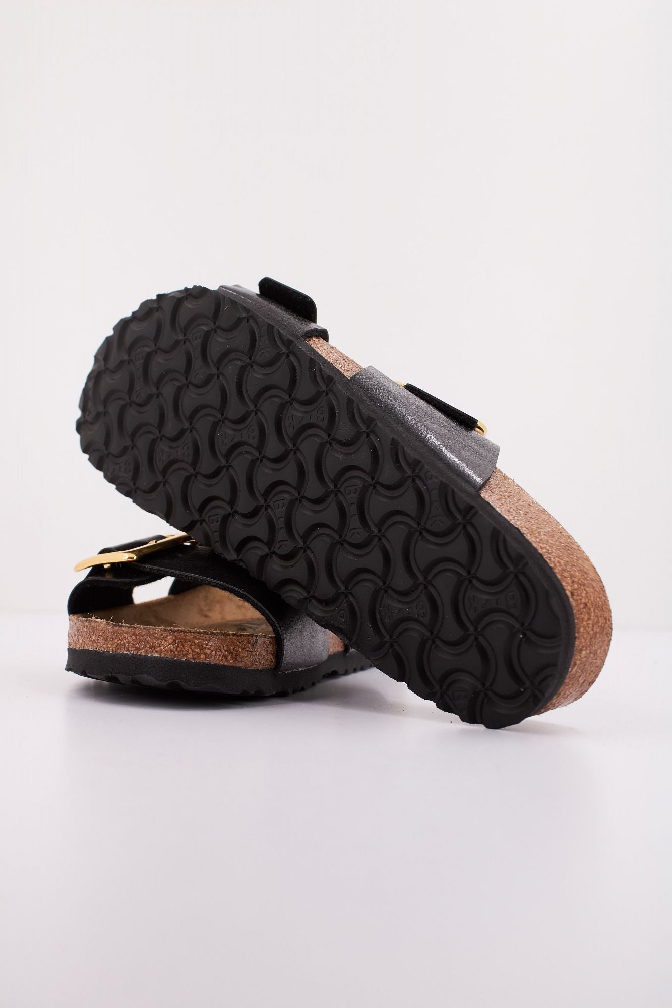 BIRKENSTOCK SYDNEY CUSHIOM BUCKLE en color NEGRO (5)
