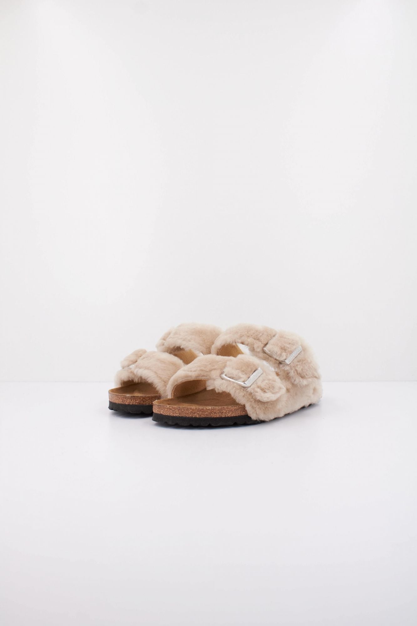 BIRKENSTOCK ARIZONA en color BEIS (2)