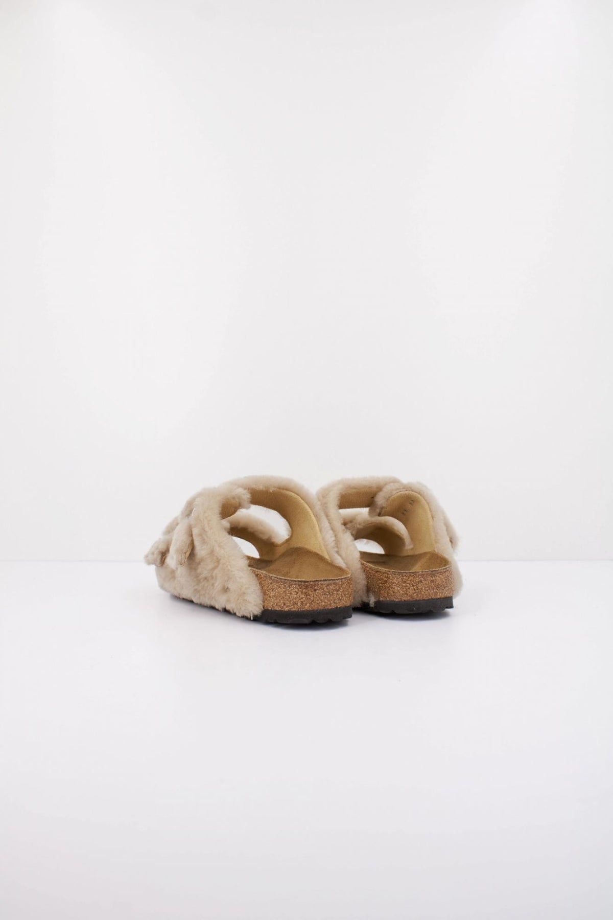 BIRKENSTOCK ARIZONA en color BEIS (4)