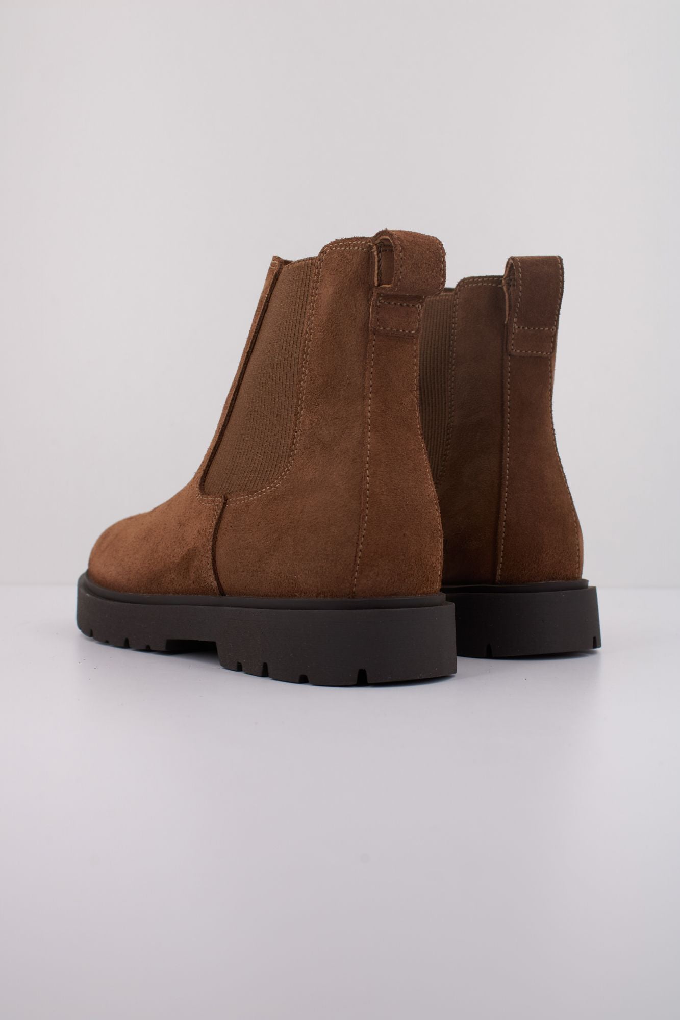 BIRKENSTOCK HIGHWOOD SLIP ON MID en color MARRON (4)