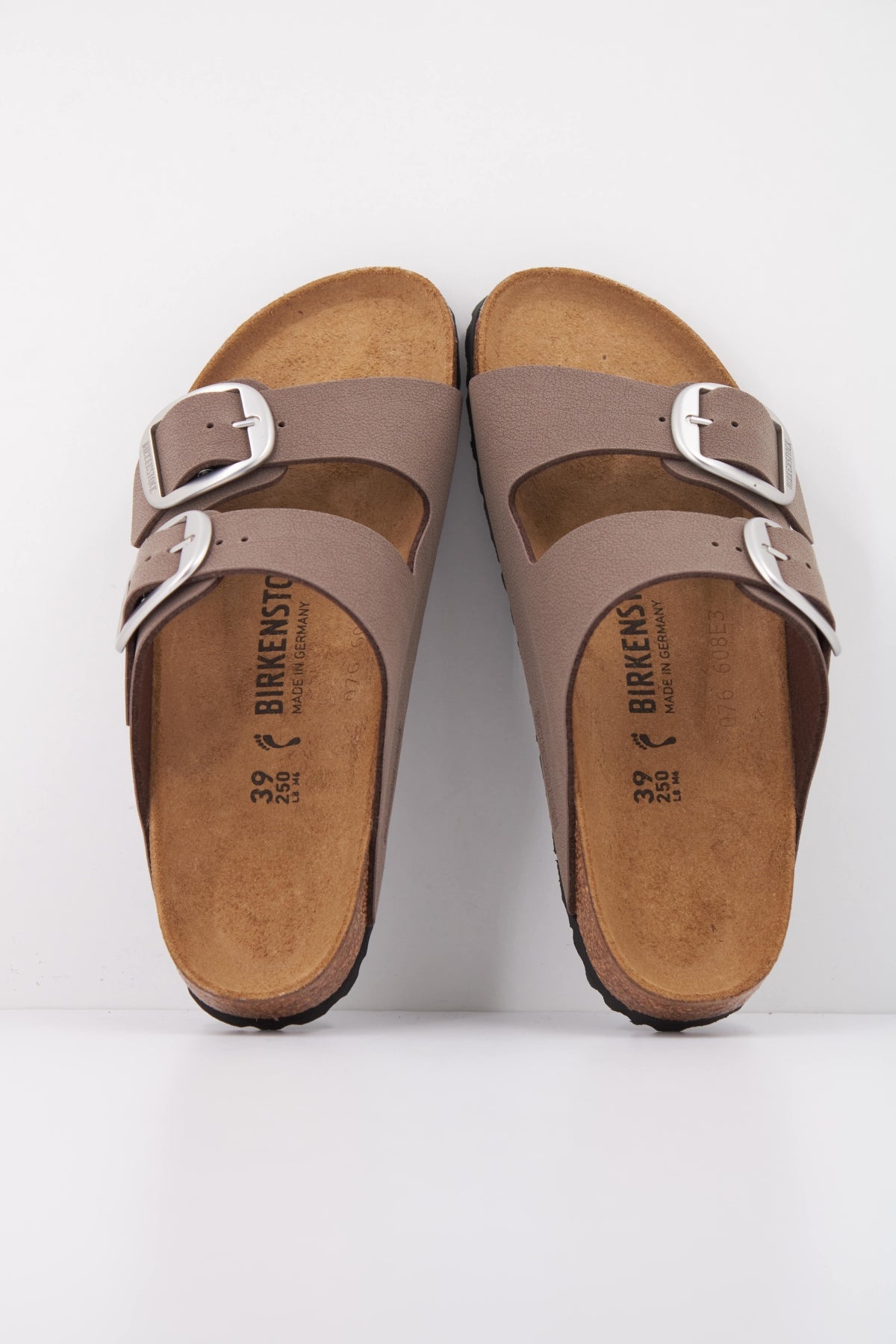 BIRKENSTOCK 1032081BI  en color MARRON (3)