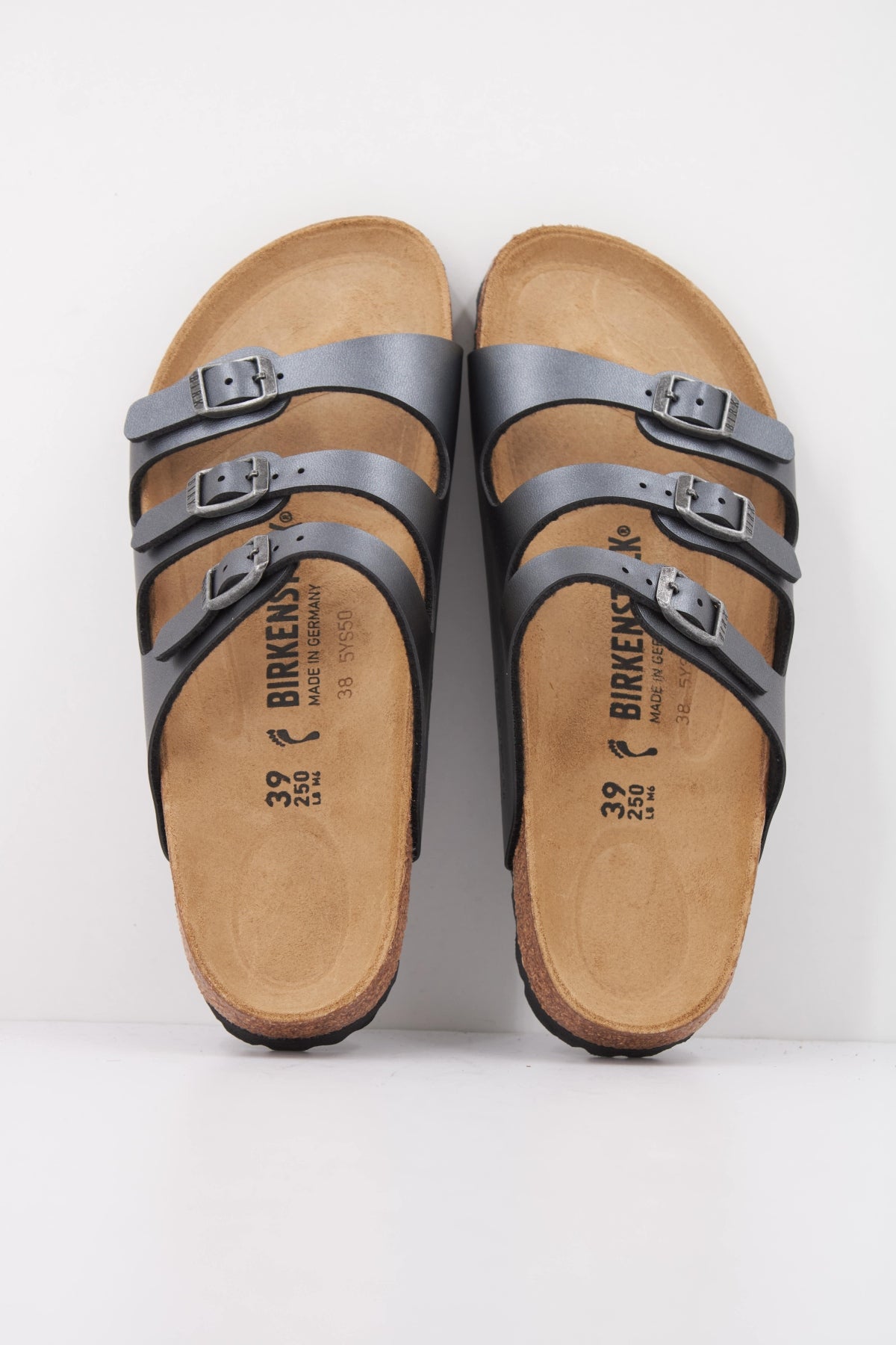 BIRKENSTOCK 1033035BI en color PLATA (3)