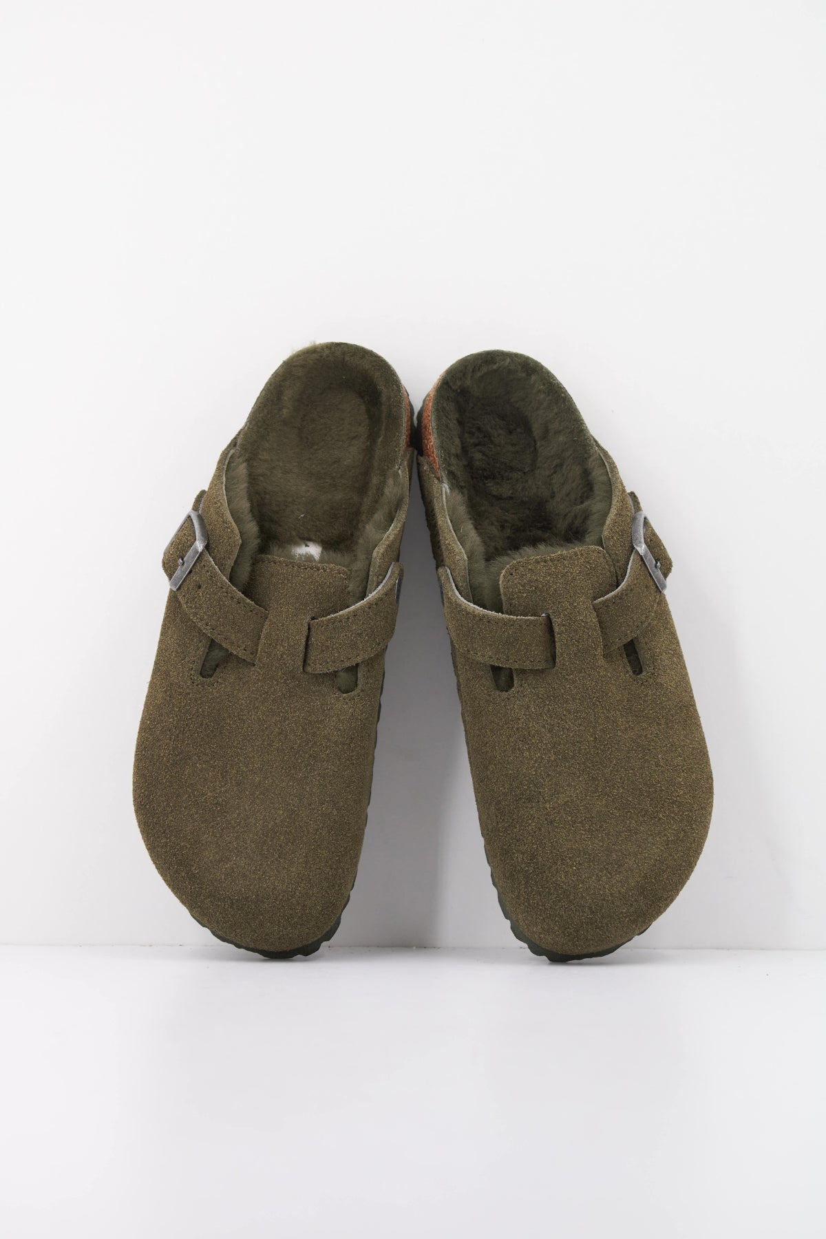 BIRKENSTOCK 1025667BI BOSTON SHEARLING SUEDE en color VERDE (3)