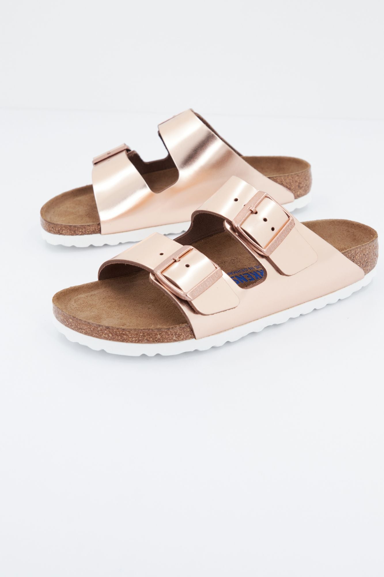 BIRKENSTOCK ARIZONA NL SFB METALLIC en color BRONCE (1)
