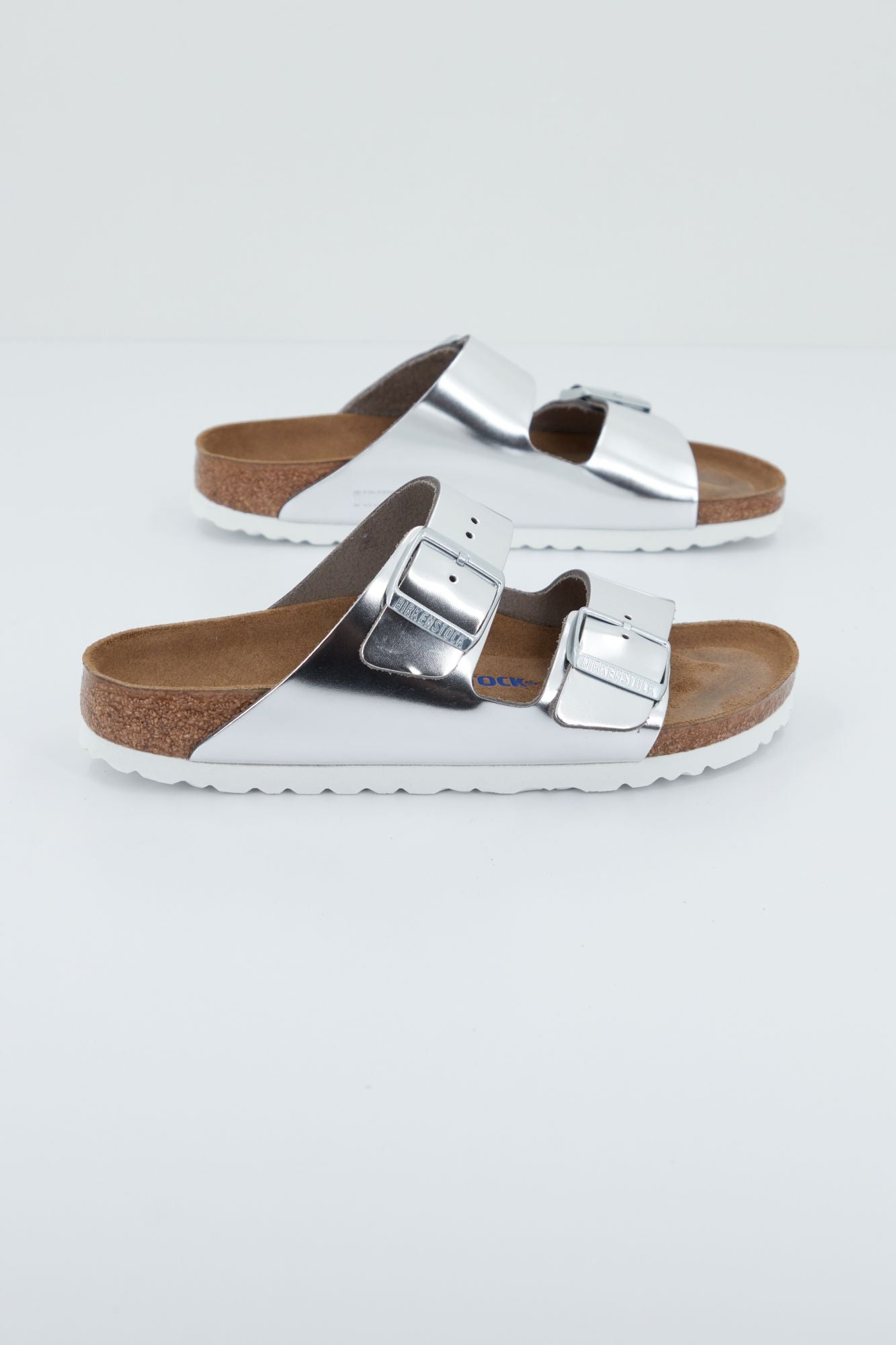 BIRKENSTOCK ARIZONA NL SFB en color PLATA (3)