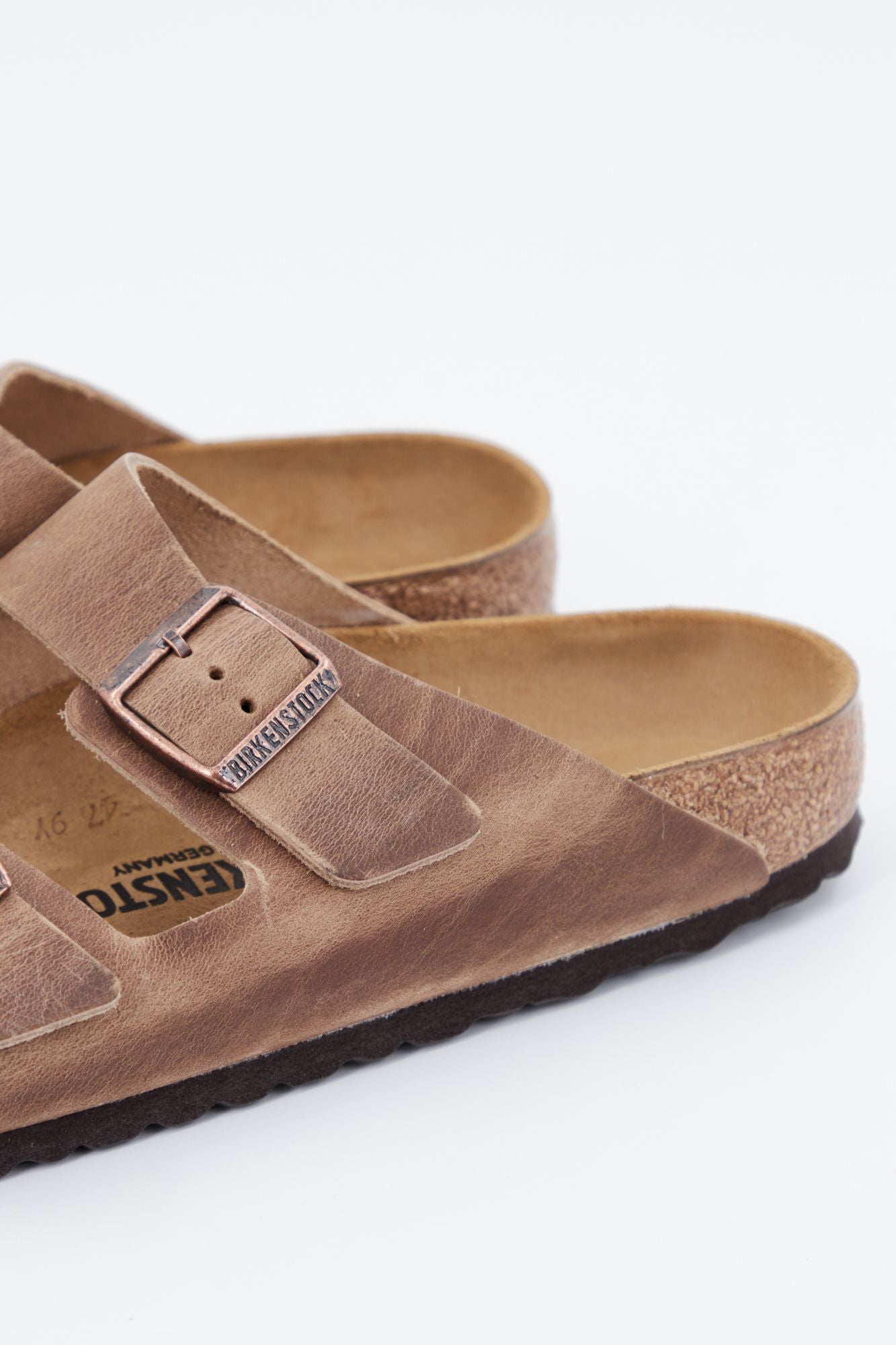 BIRKENSTOCK  ARIZONA NU OILED en color MARRON (2)