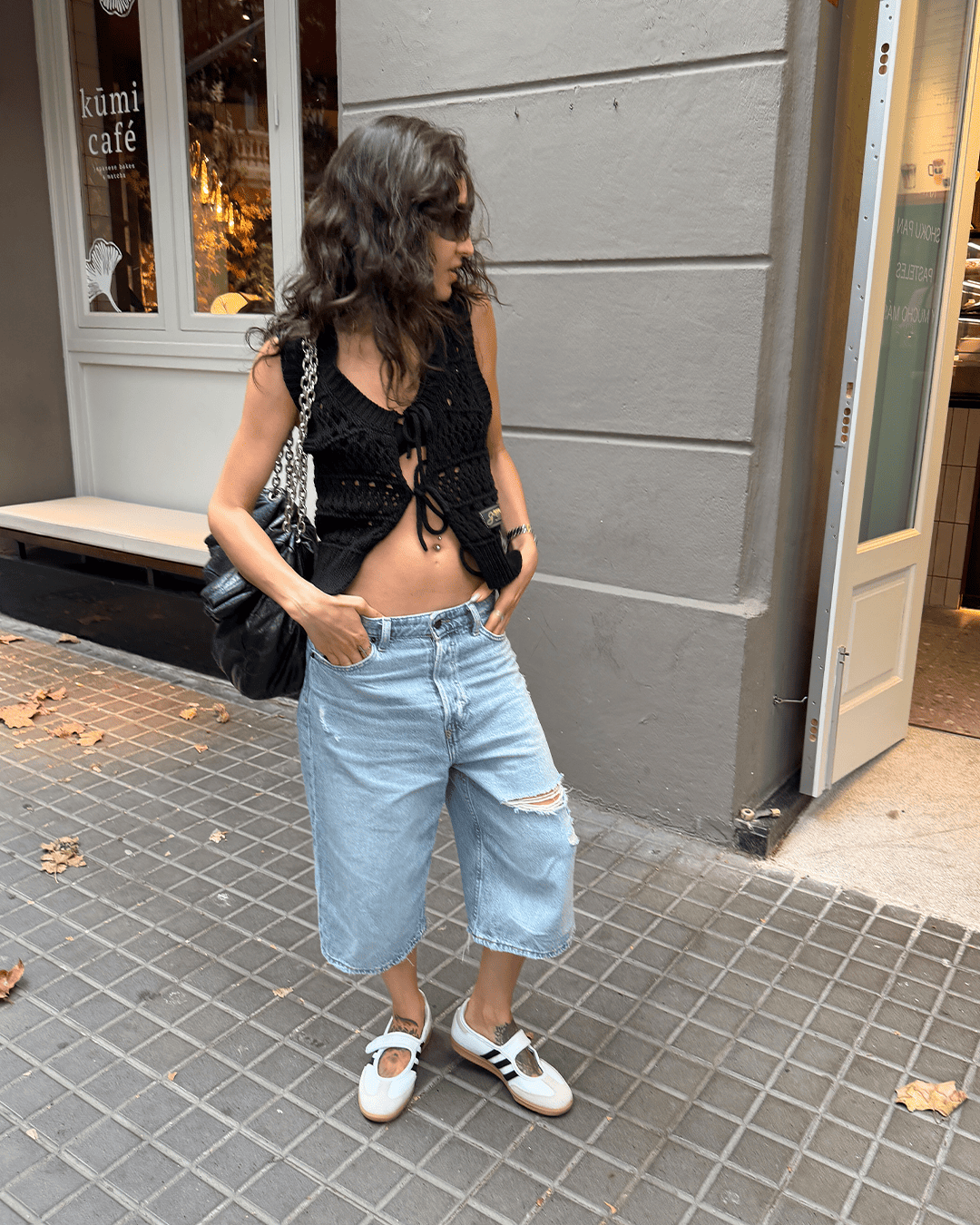Look casual de @karina_maliq con sneakers ADIDAS ORIGINALS