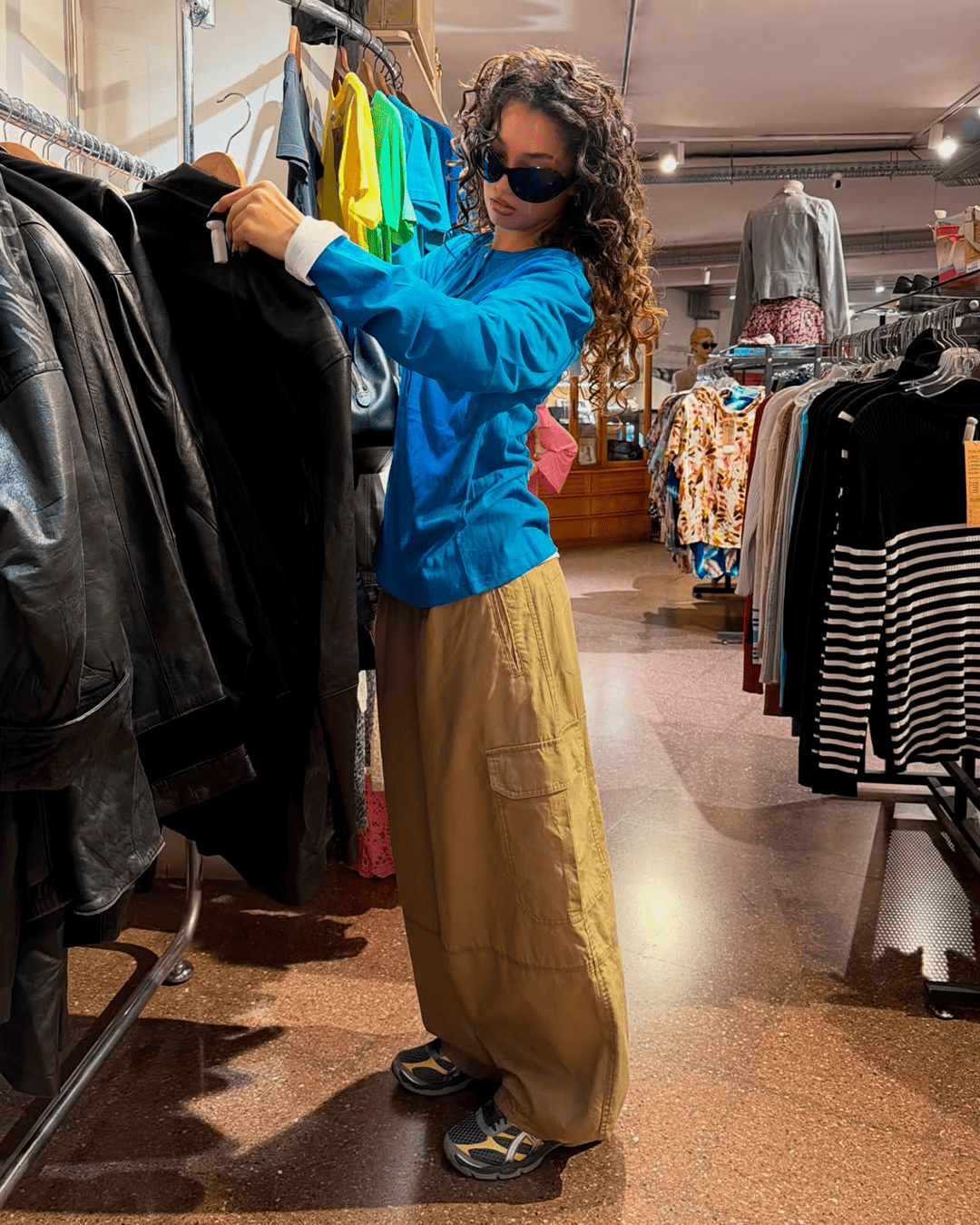 Look sport de @mariarmoreno__ con sneakers ASICS