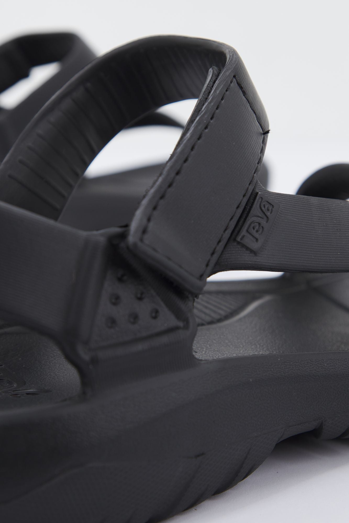 TEVA HURRICANE DRIFT en color NEGRO (2)