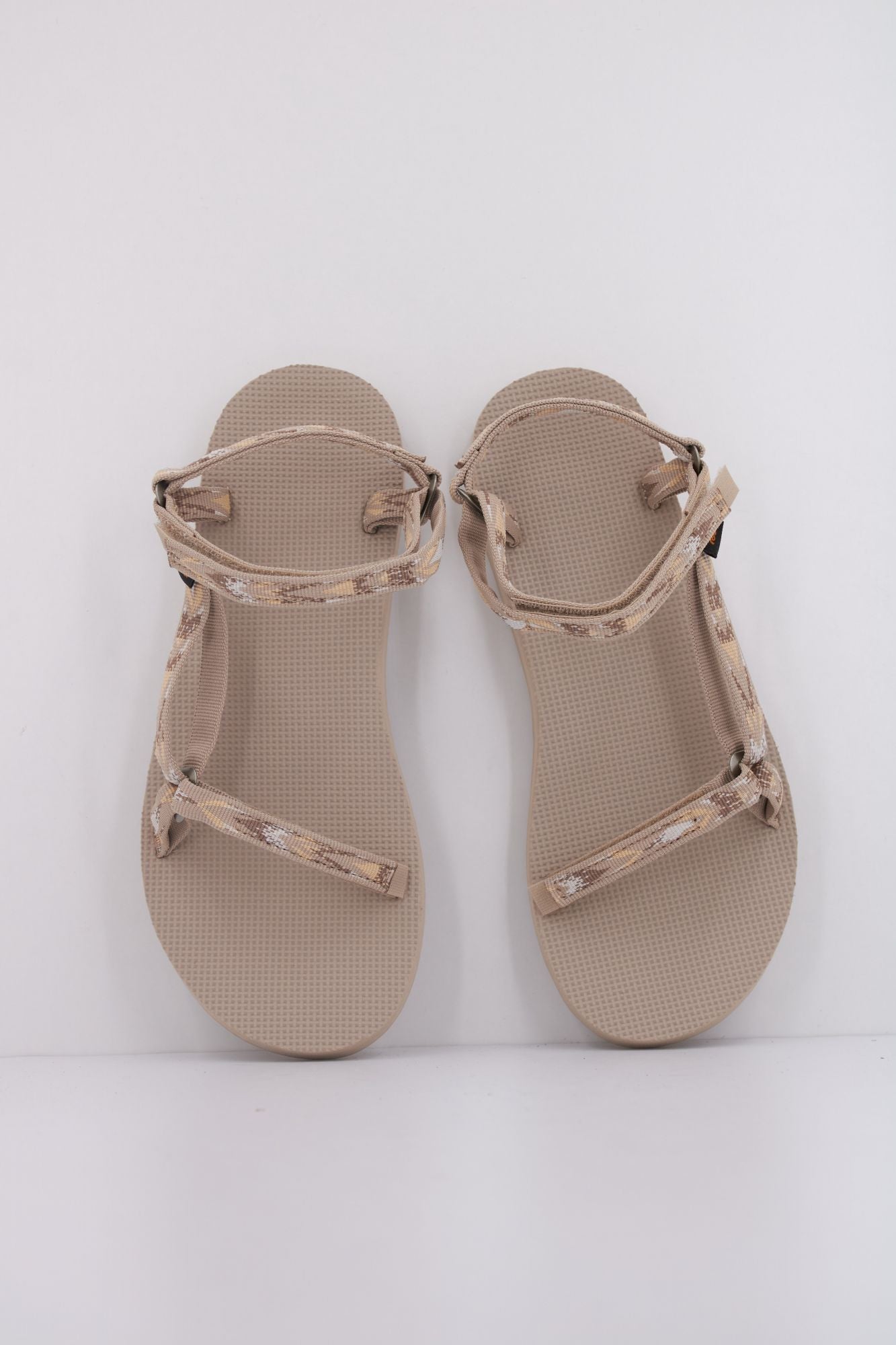 TEVA W ORIGINAL UNIVERSAL SLIM en color BEIS (3)