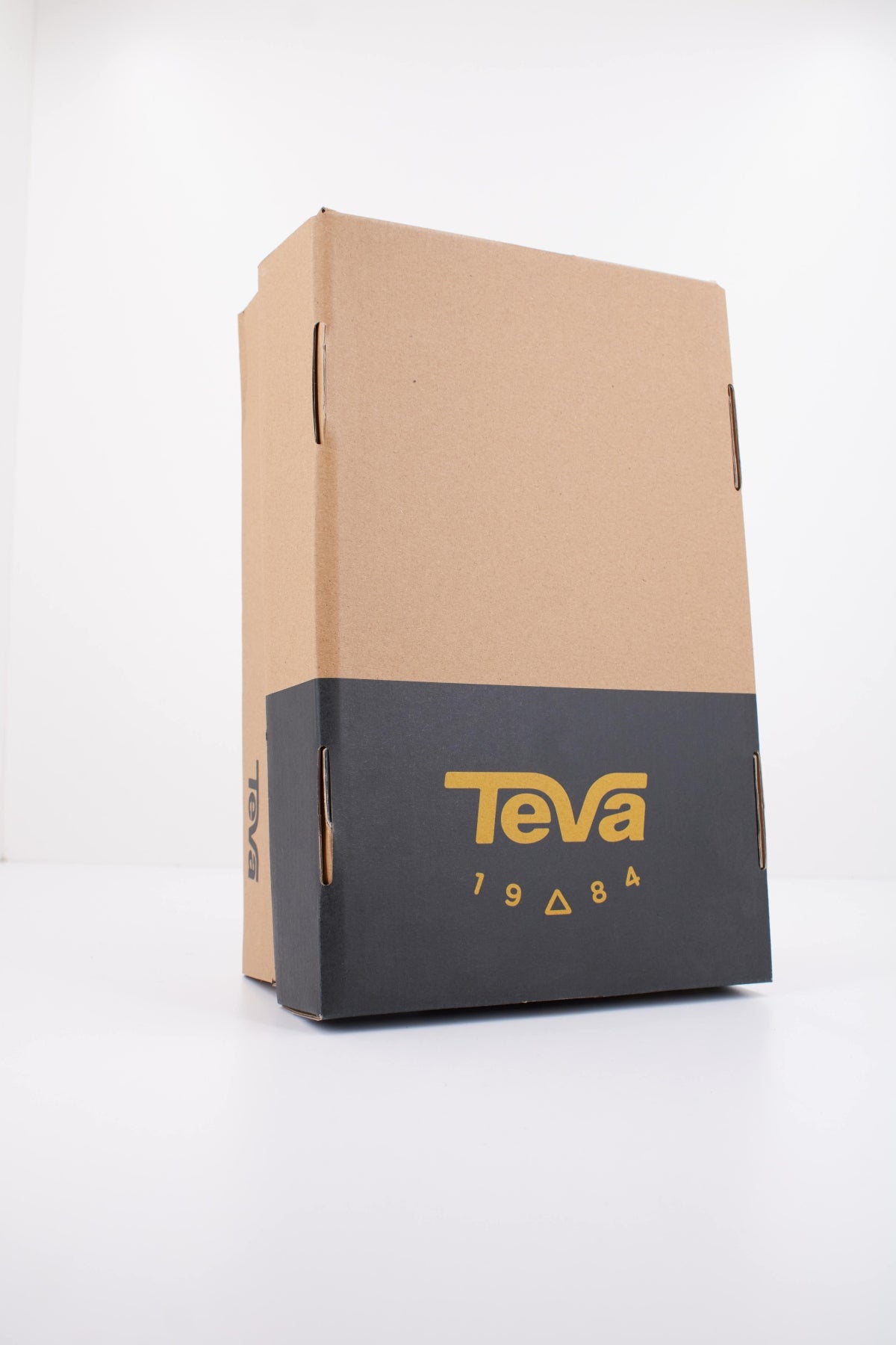 TEVA W REEMBER TERRA en color NEGRO (6)