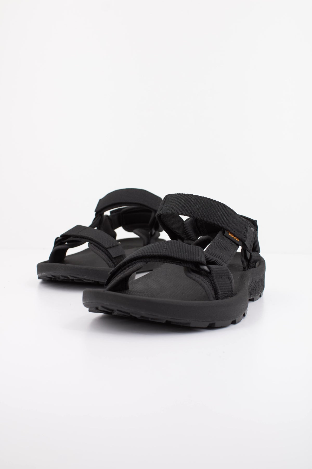 TEVA W HYDRATREK en color NEGRO (2)