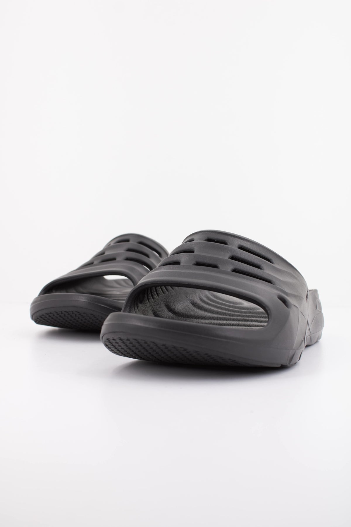 TEVA M APRETRAIL en color NEGRO (2)