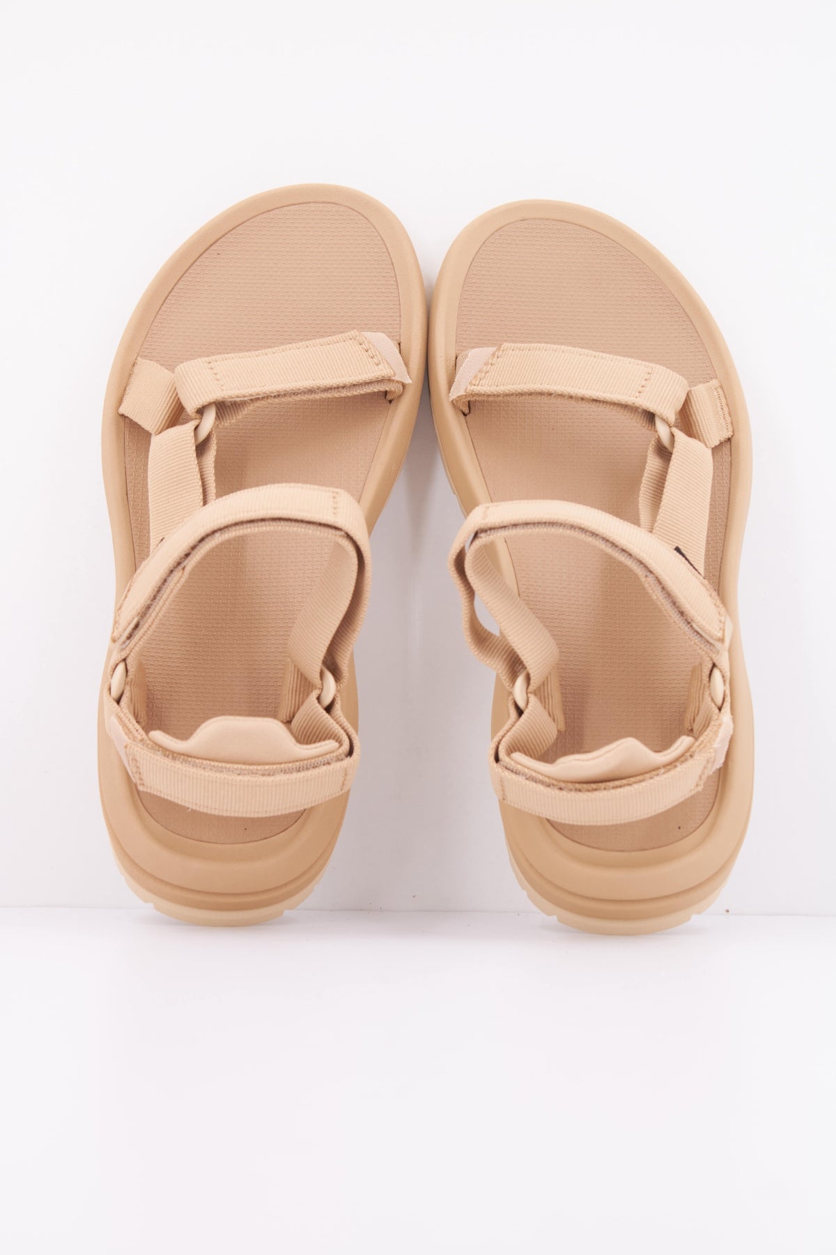TEVA W HURRICANE XLT8 en color BEIS (3)