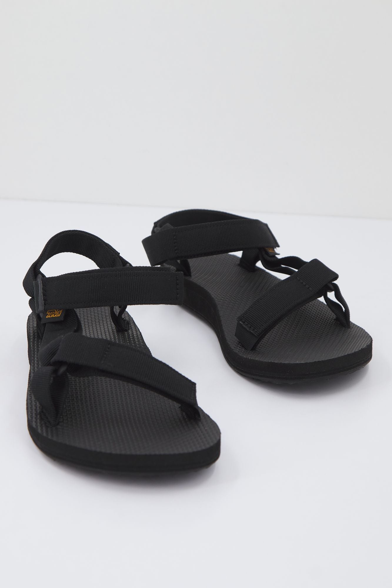 TEVA  W ORIGINAL UNIVERSAL en color NEGRO (1)