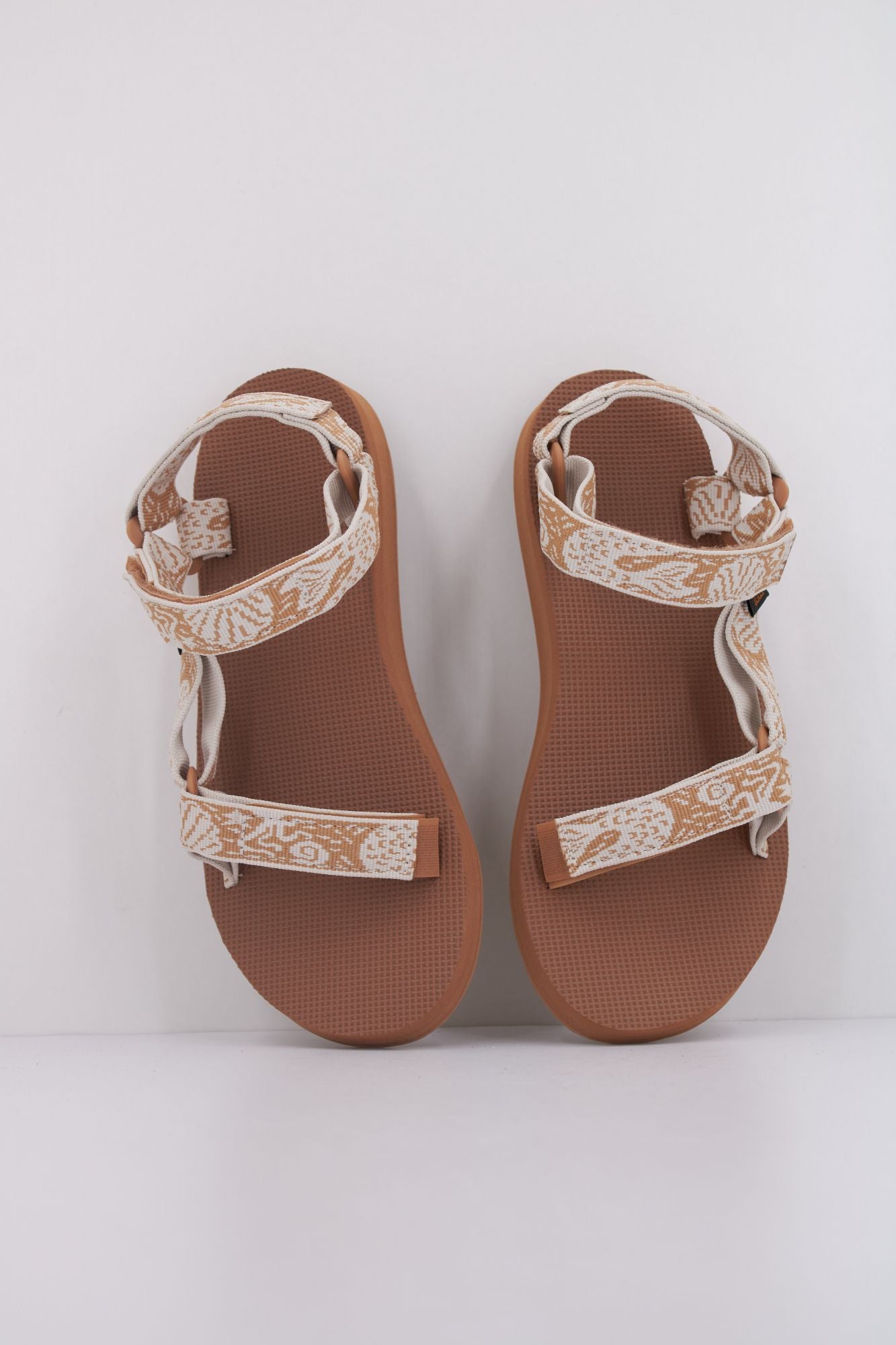 TEVA  W ORIGINAL UNIVERSAL en color MARRON CLARO (3)