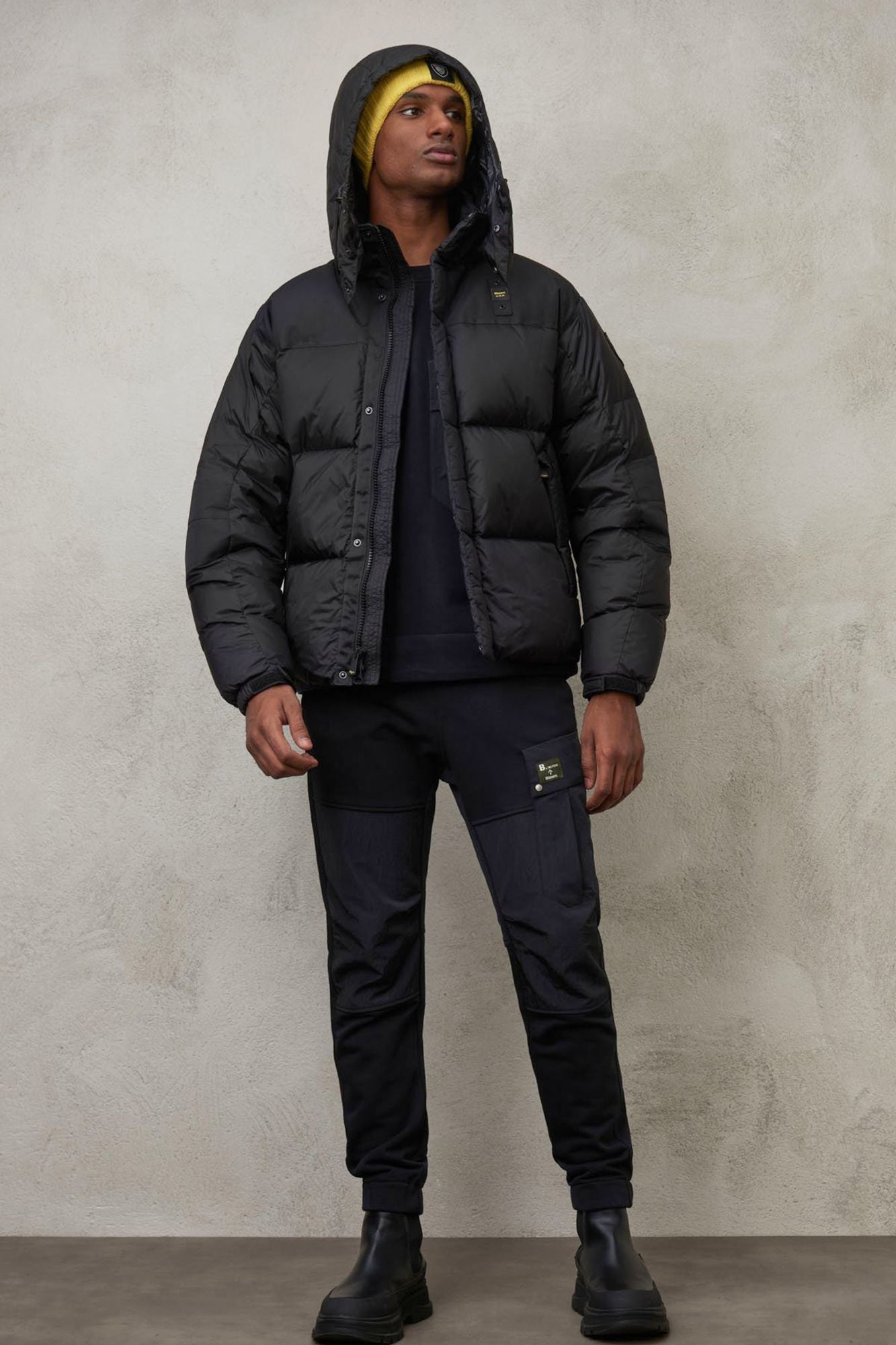 BLAUER GIUBBINI CORTI IMBOTTI en color NEGRO (3)