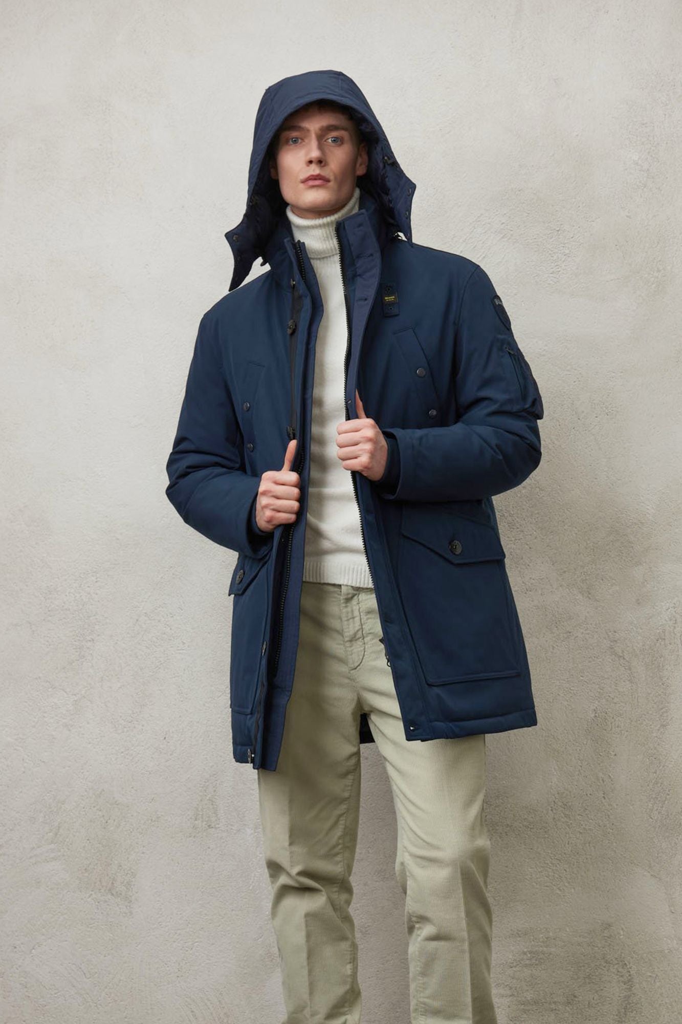 BLAUER IMPERMEABILE / TRENCH en color AZUL (3)