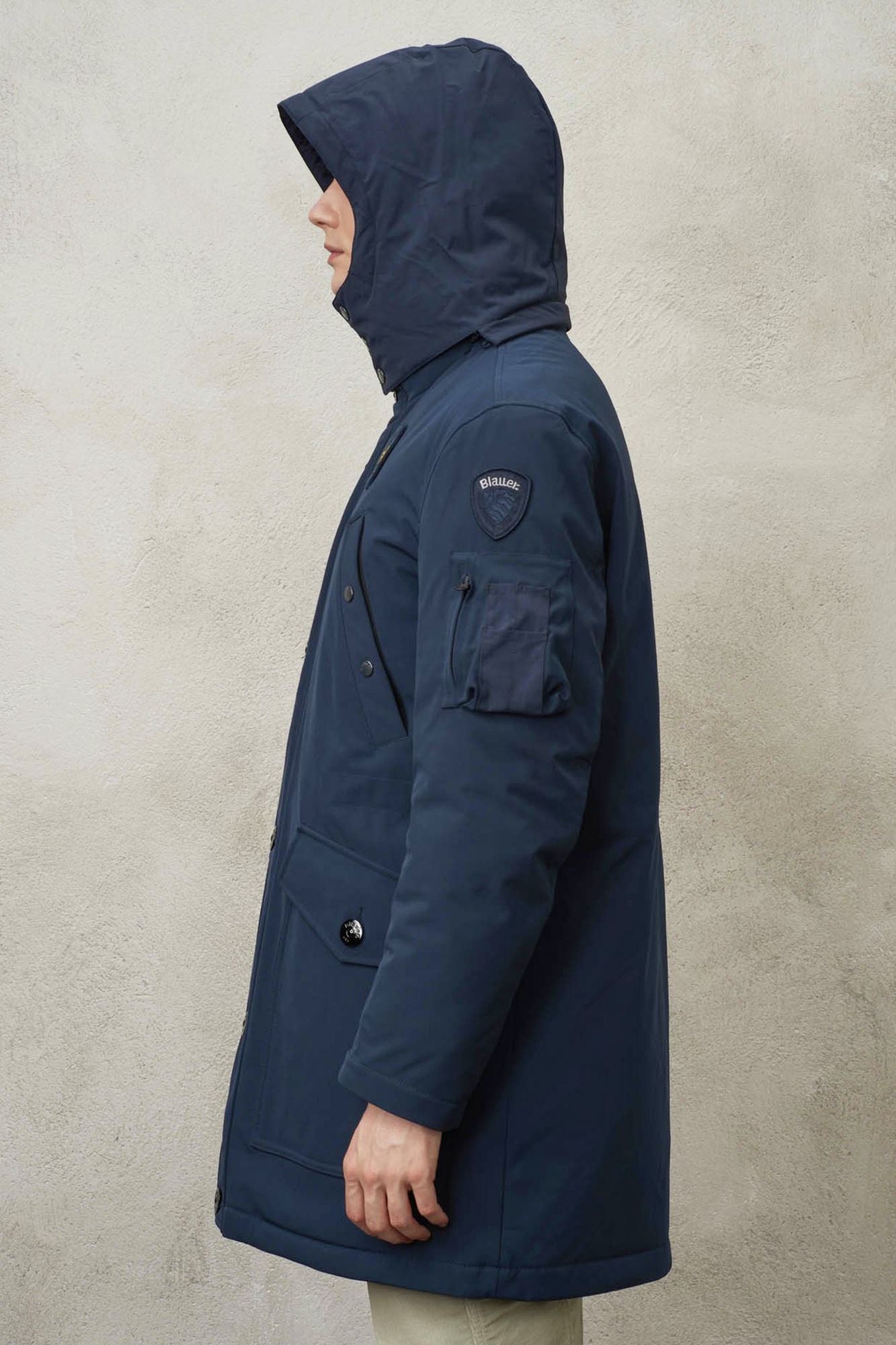 BLAUER IMPERMEABILE / TRENCH en color AZUL (4)