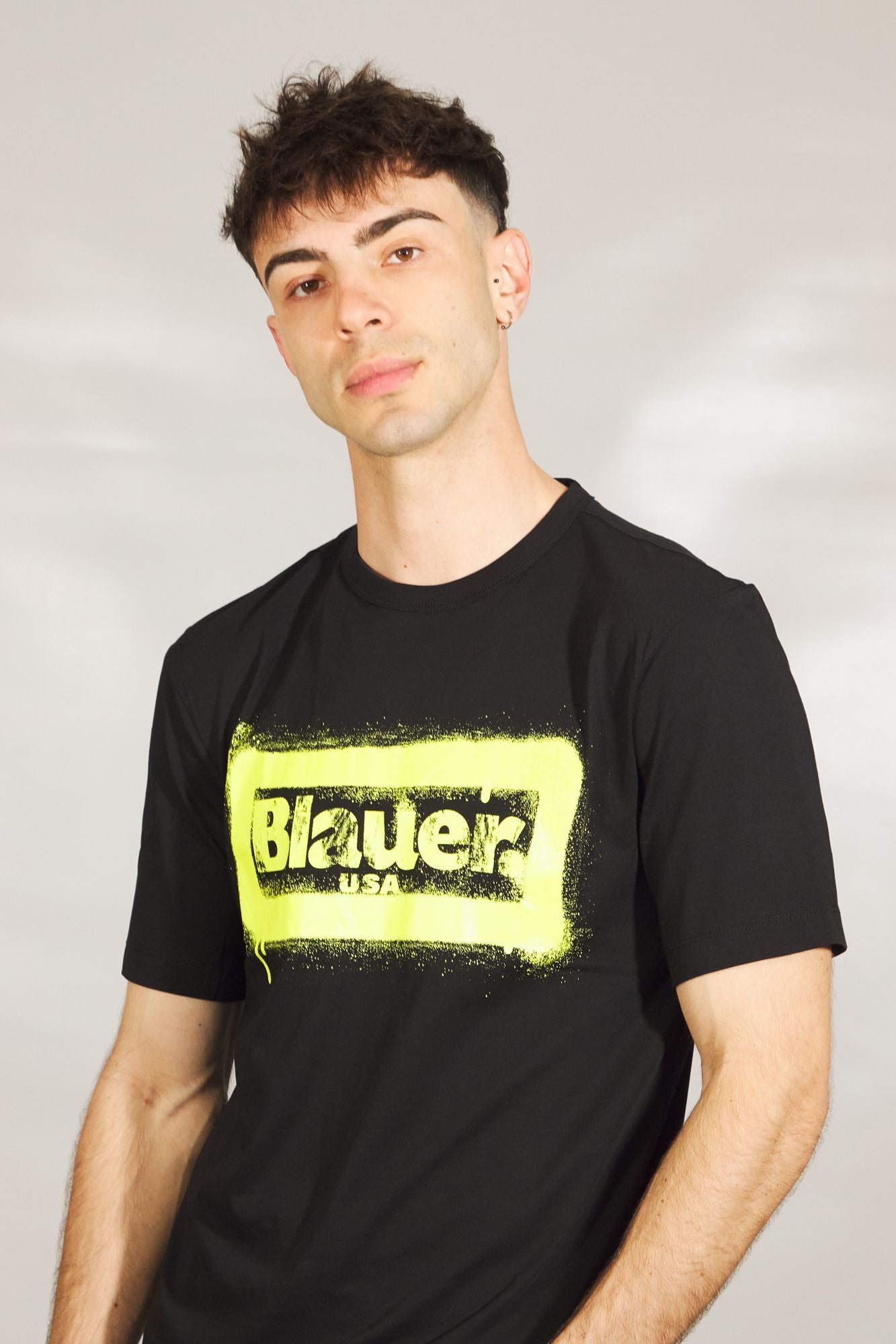 BLAUER MANICA CORTA en color NEGRO (4)