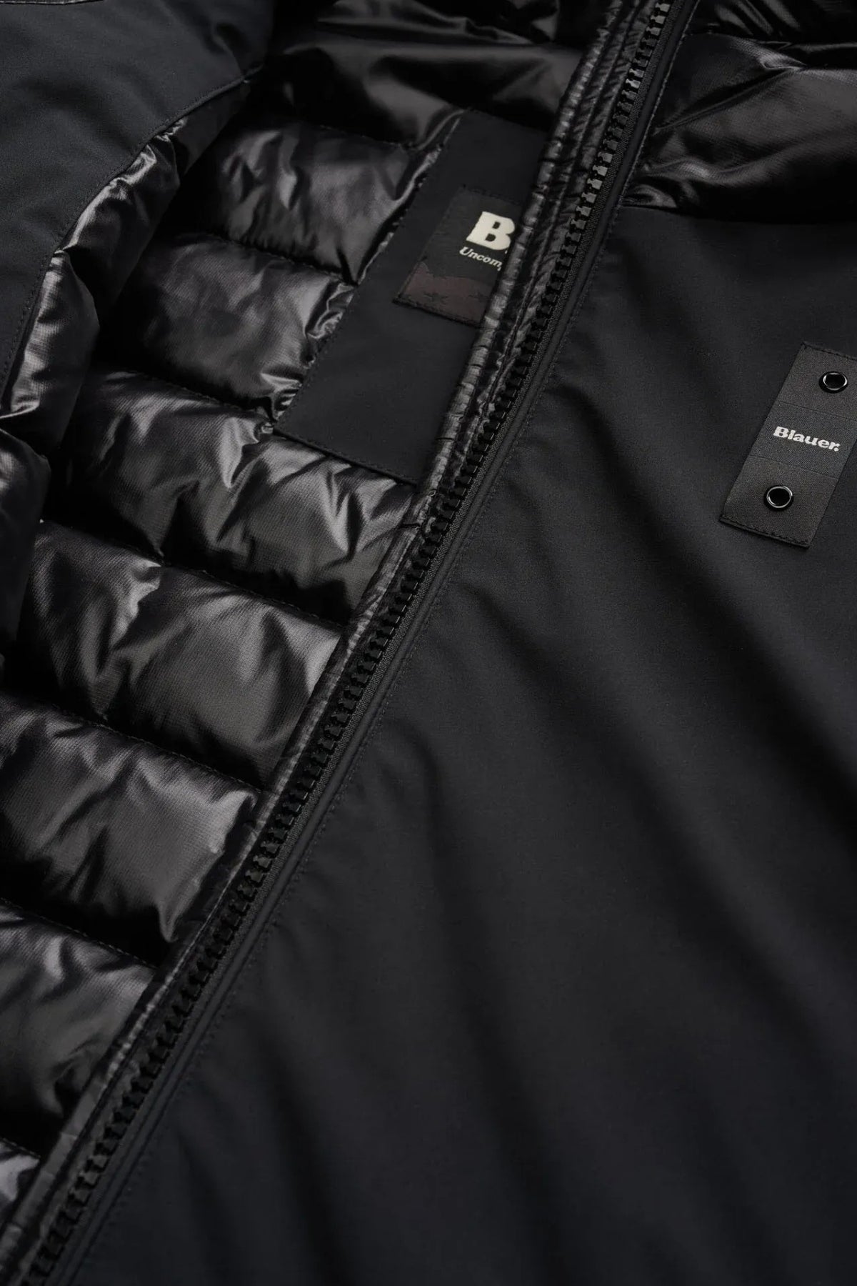 BLAUER SAWYER en color NEGRO (4)