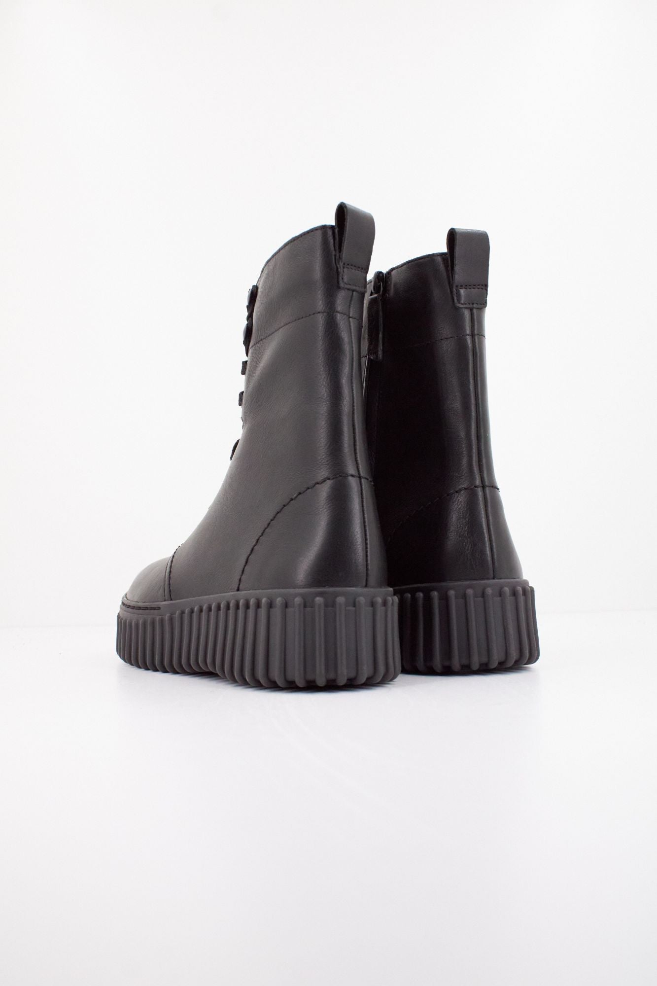 CLARKS TORHILL STYLE en color NEGRO (4)