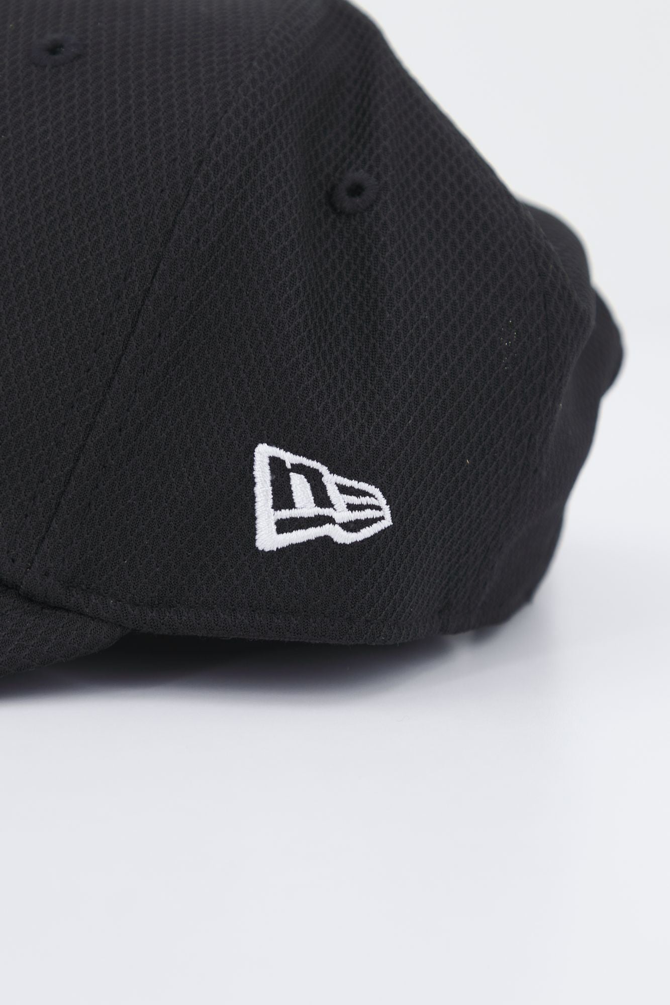 NEW ERA DIAMOND ERA 9FORTY NEYYAN en color NEGRO (4)