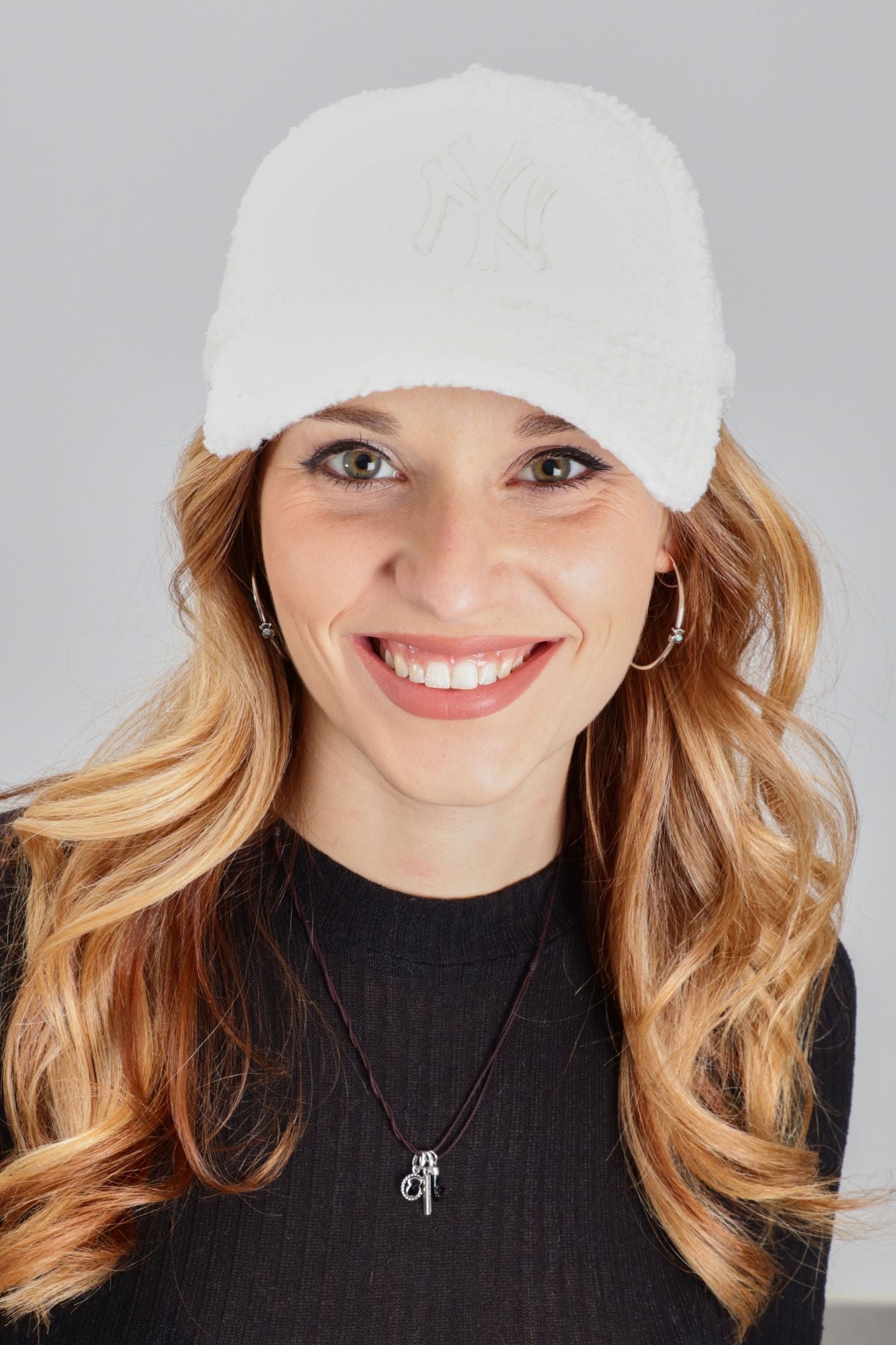 NEW ERA  BORG 9FORTY NEYYAN en color BLANCO (2)