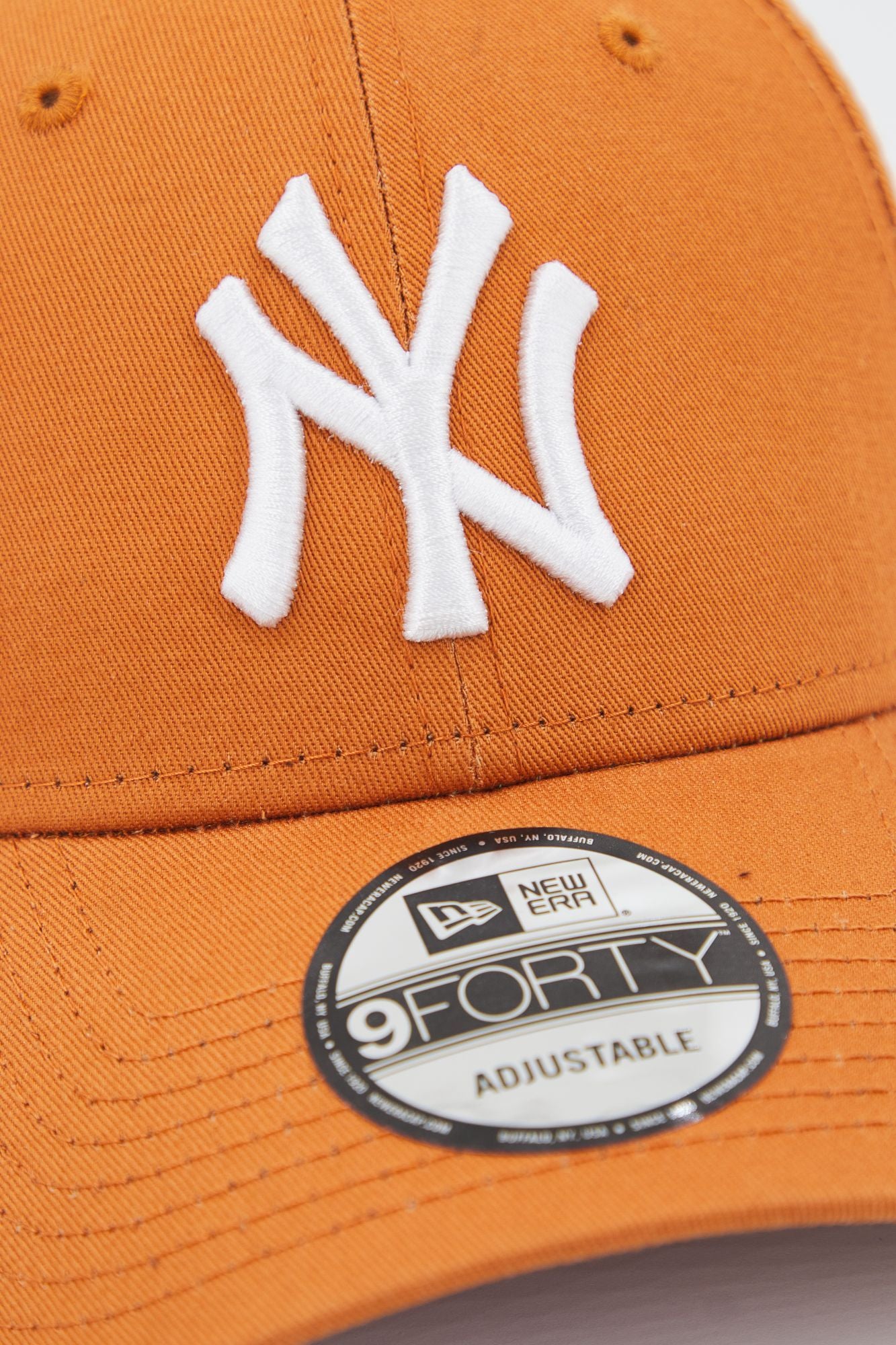 NEW ERA  LEAGUE ESSENTIAL 9FORTY NE en color NARANJA (4)