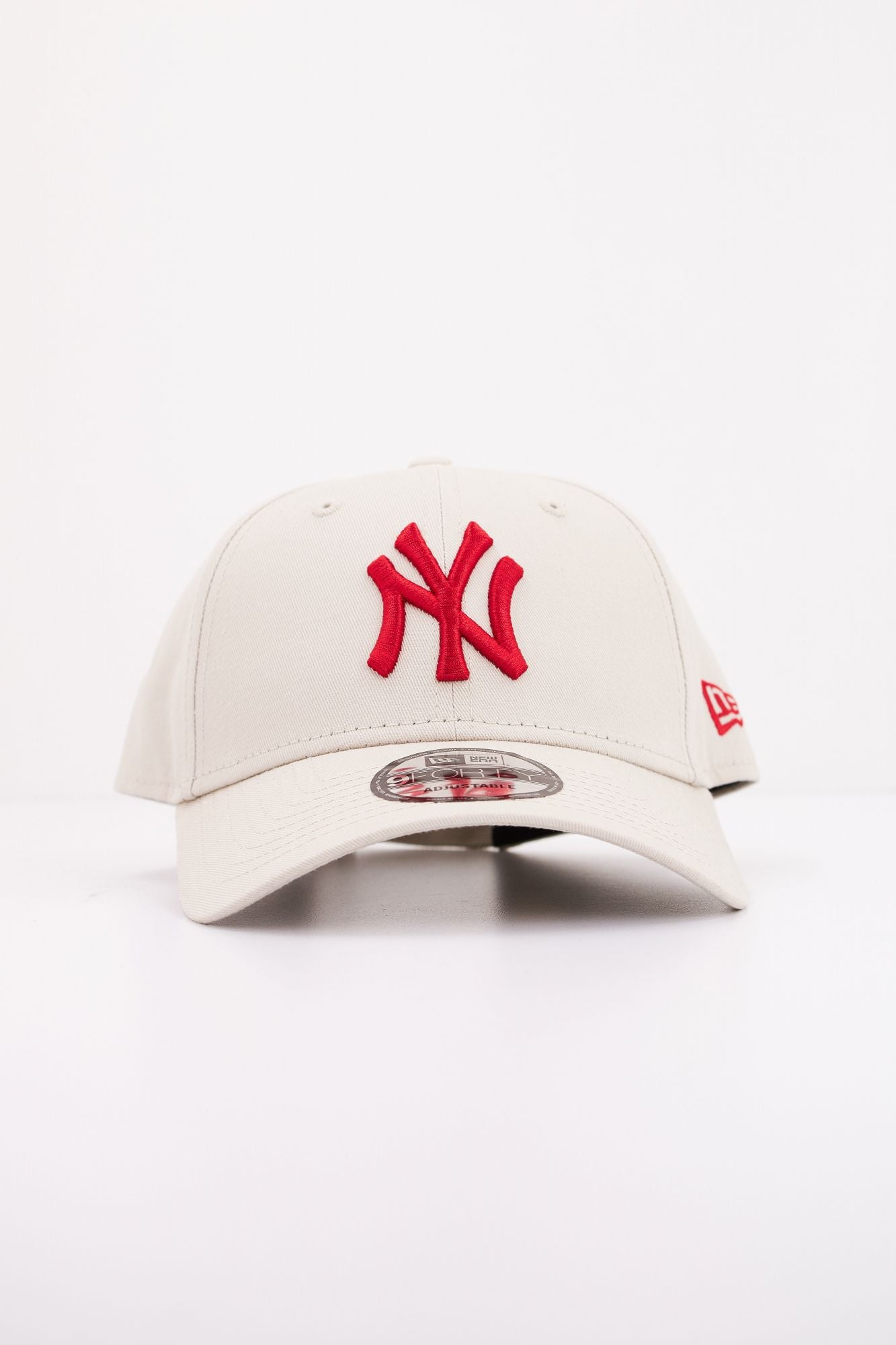 NEW ERA LEAGUE ESSENTIAL 9FORTY en color BEIS (1)