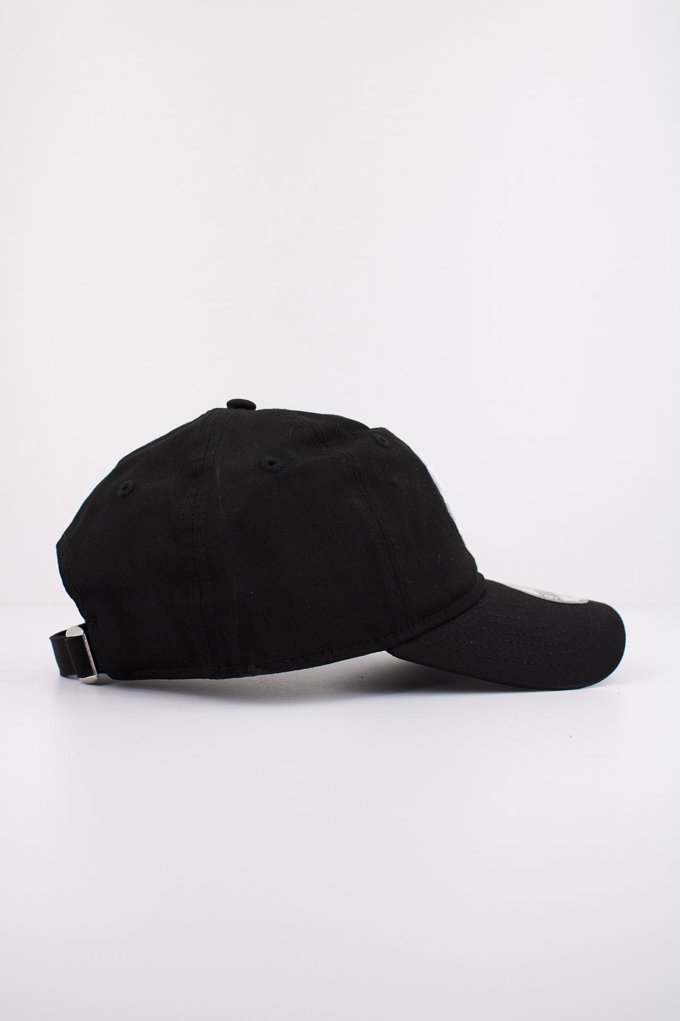 NEW ERA LEAGUE ESSENTIAL 9T OSFM en color NEGRO (2)