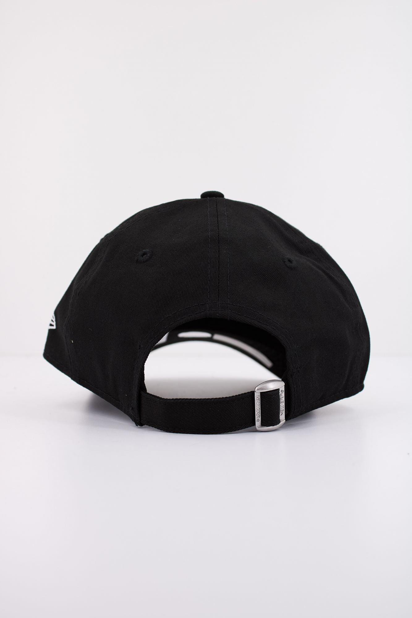 NEW ERA LEAGUE ESSENTIAL 9T OSFM en color NEGRO (3)