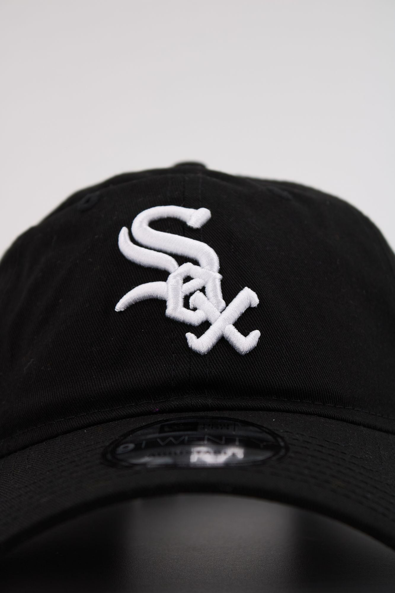 NEW ERA LEAGUE ESSENTIAL 9T OSFM en color NEGRO (4)