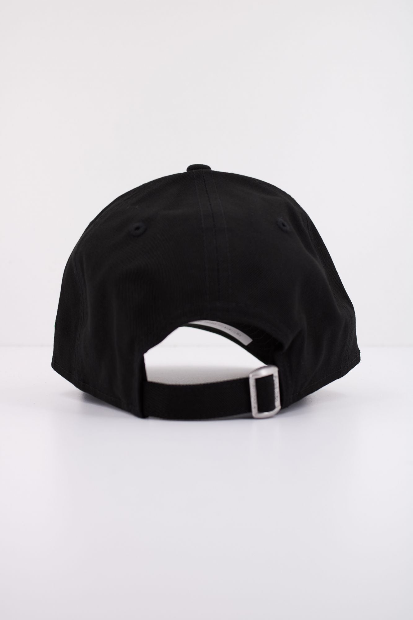 NEW ERA TEAM OUTLINE 9FORTY OSFM en color NEGRO (3)
