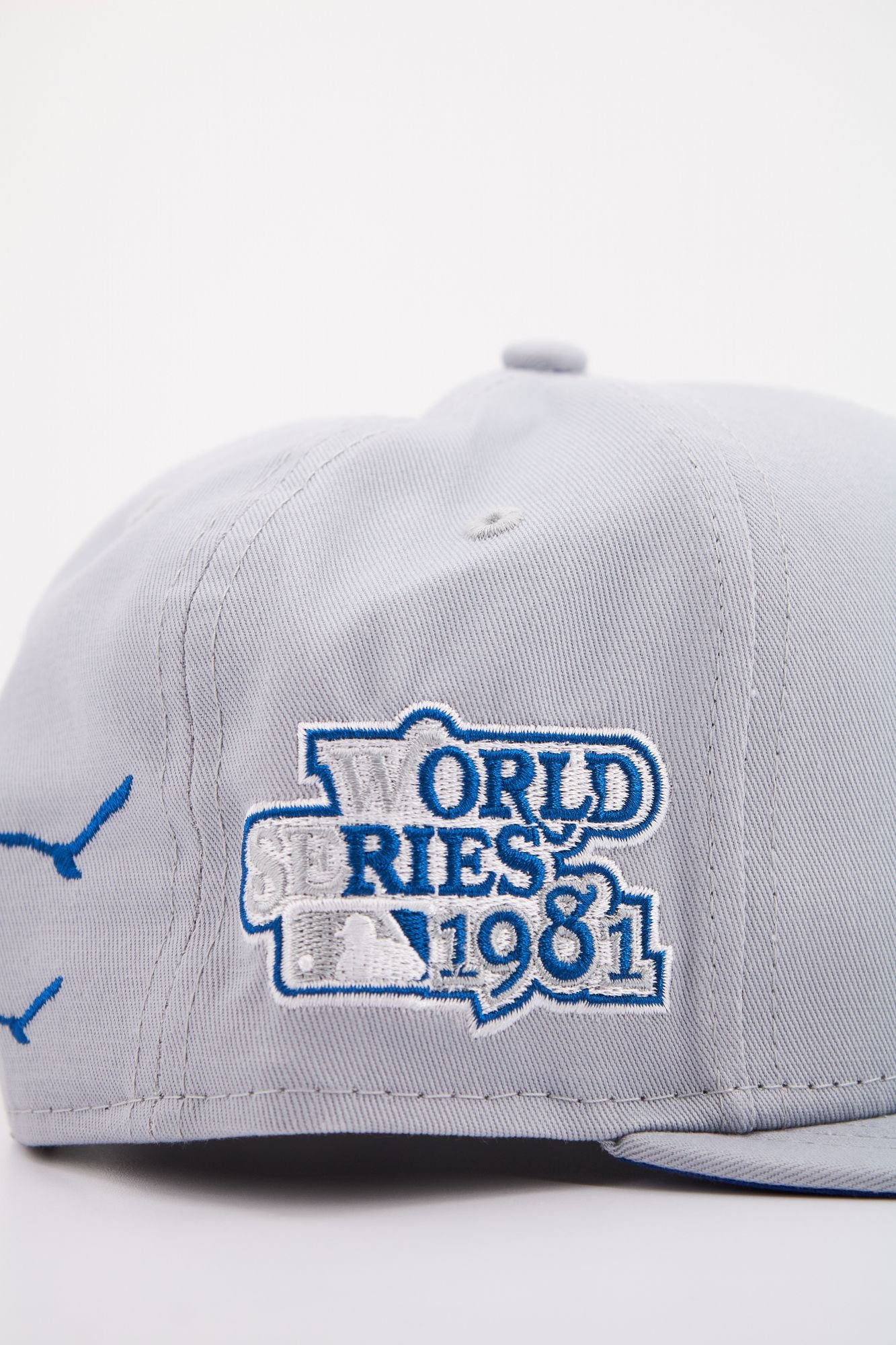 NEW ERA  LOS ANGELES DODGERS en color GRIS (4)