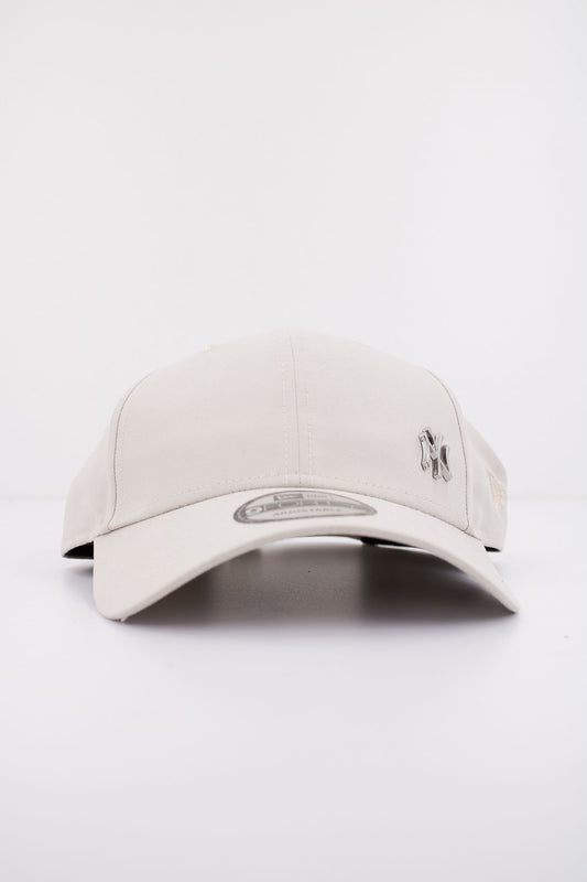 NEW ERA FLAWLESS 9FORTY NEY OSFM en color BEIS (1)