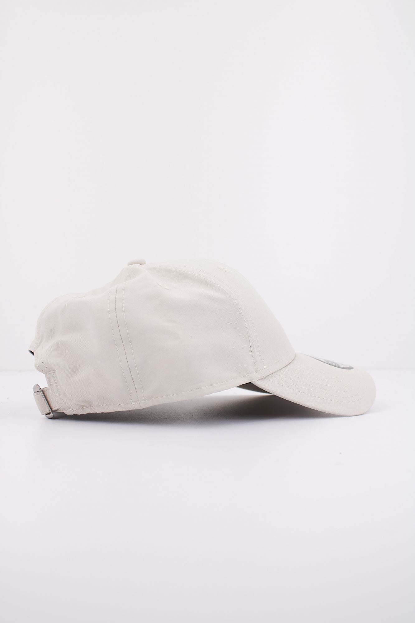 NEW ERA FLAWLESS 9FORTY NEY OSFM en color BEIS (2)