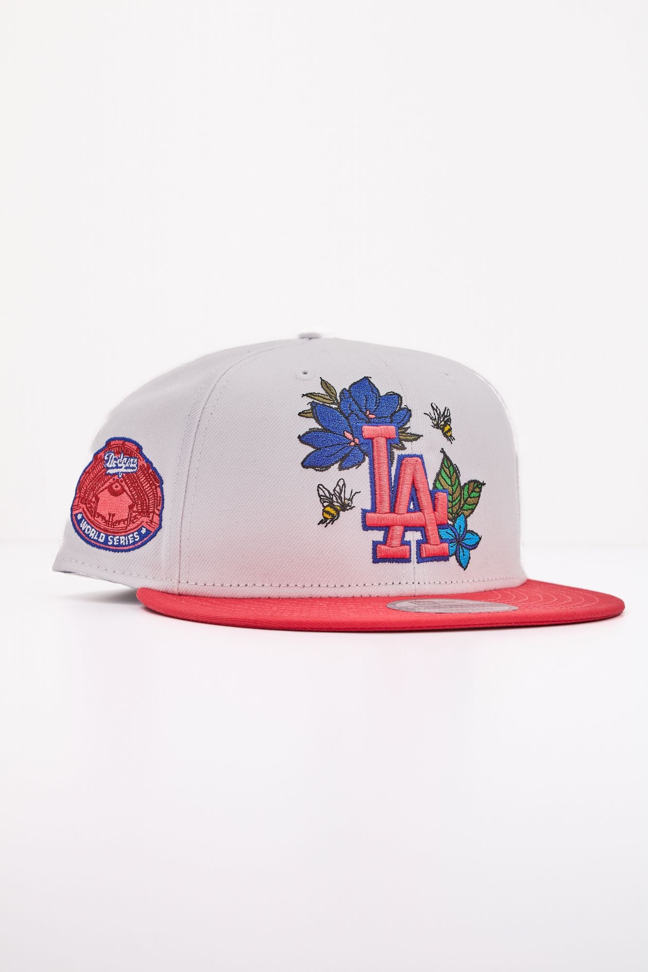 NEW ERA MLB FLORAL 9FIFTY LOSDOD en color BLANCO (2)