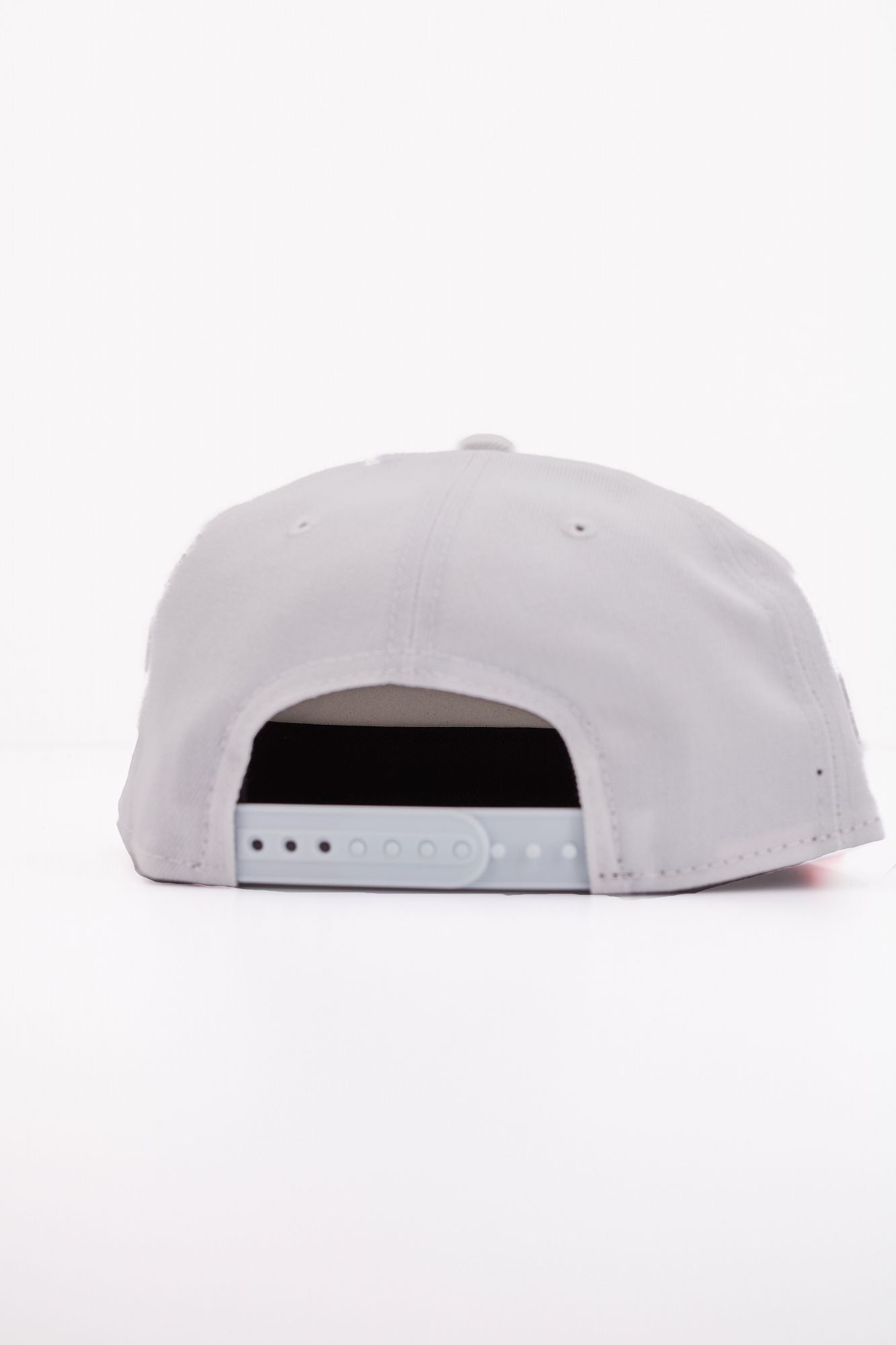 NEW ERA MLB FLORAL 9FIFTY LOSDOD en color BLANCO (3)