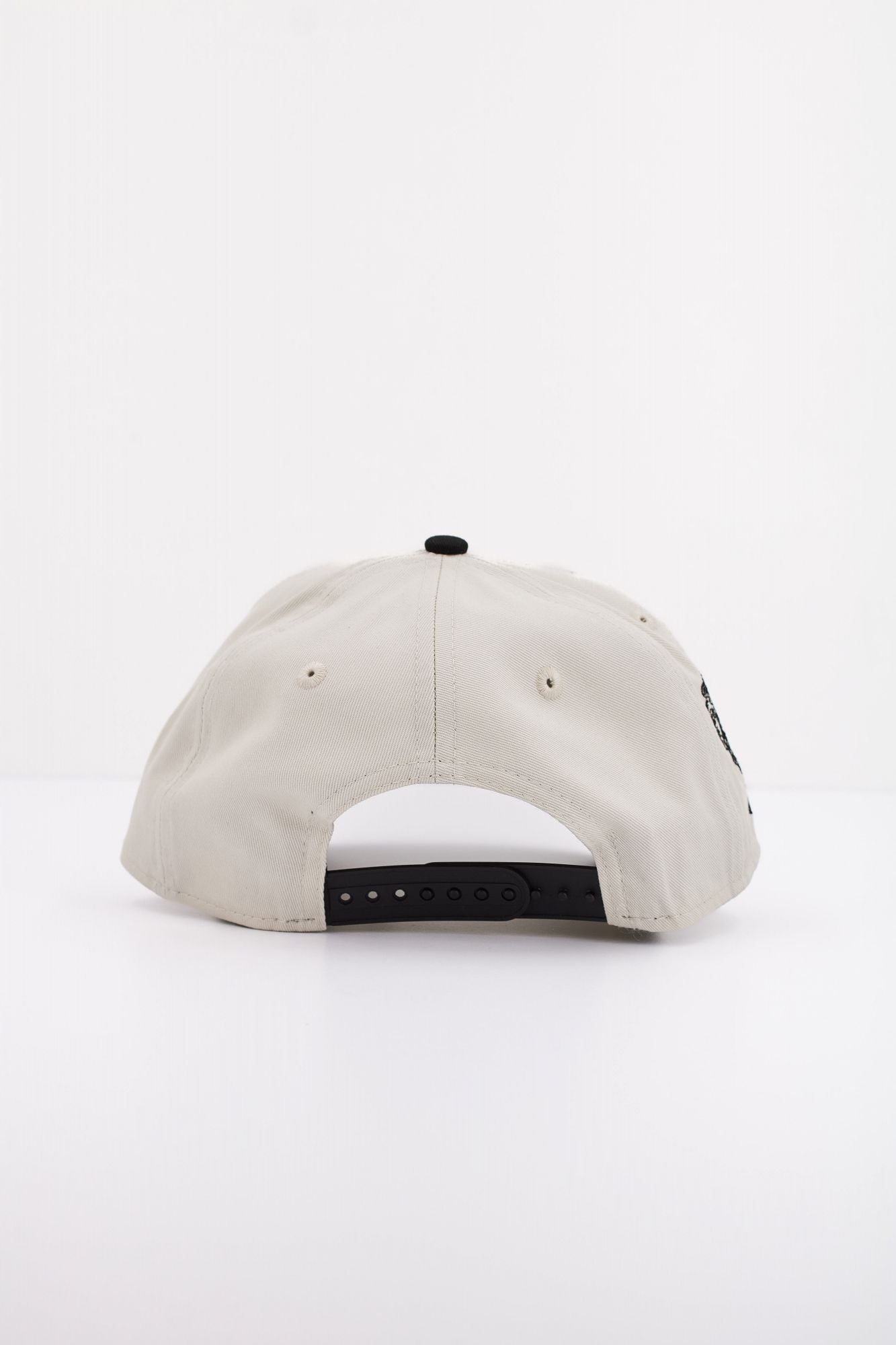 NEW ERA MYTHICAL EFRAME en color BLANCO (4)