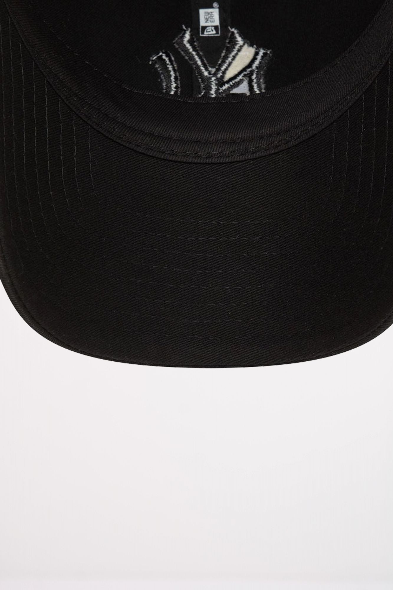 NEW ERA NOS WASHED 9TWENTY NEYYA en color NEGRO (5)