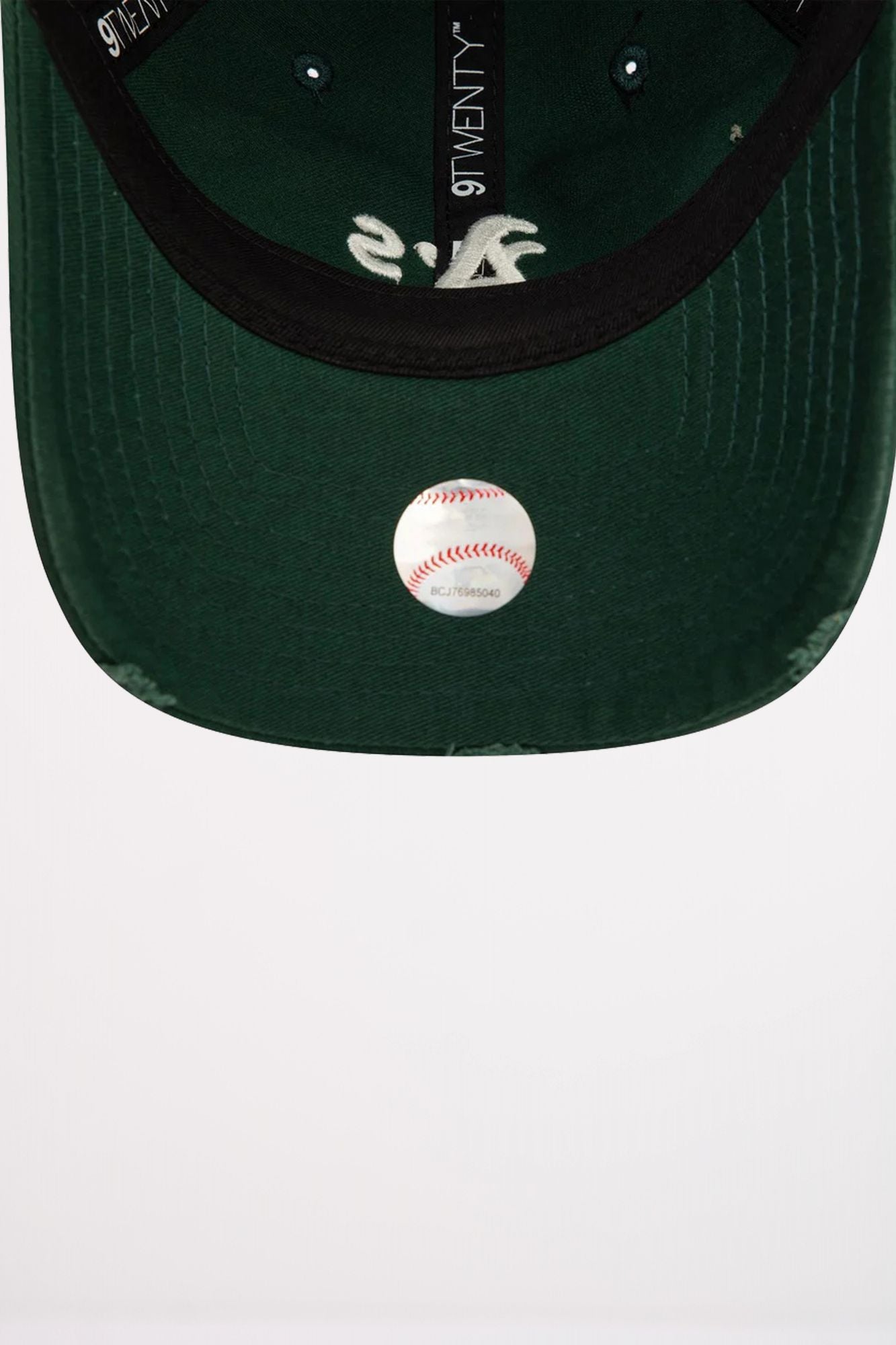NEW ERA  DISTRESSED 9TWENTY OAKAT en color VERDE (5)