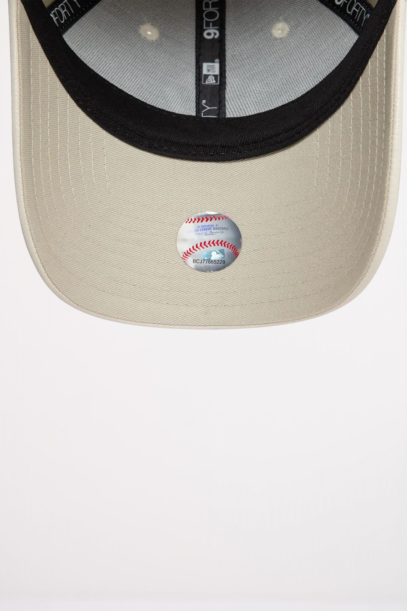 NEW ERA CRINKLED PU 9FORTY en color BEIS (5)