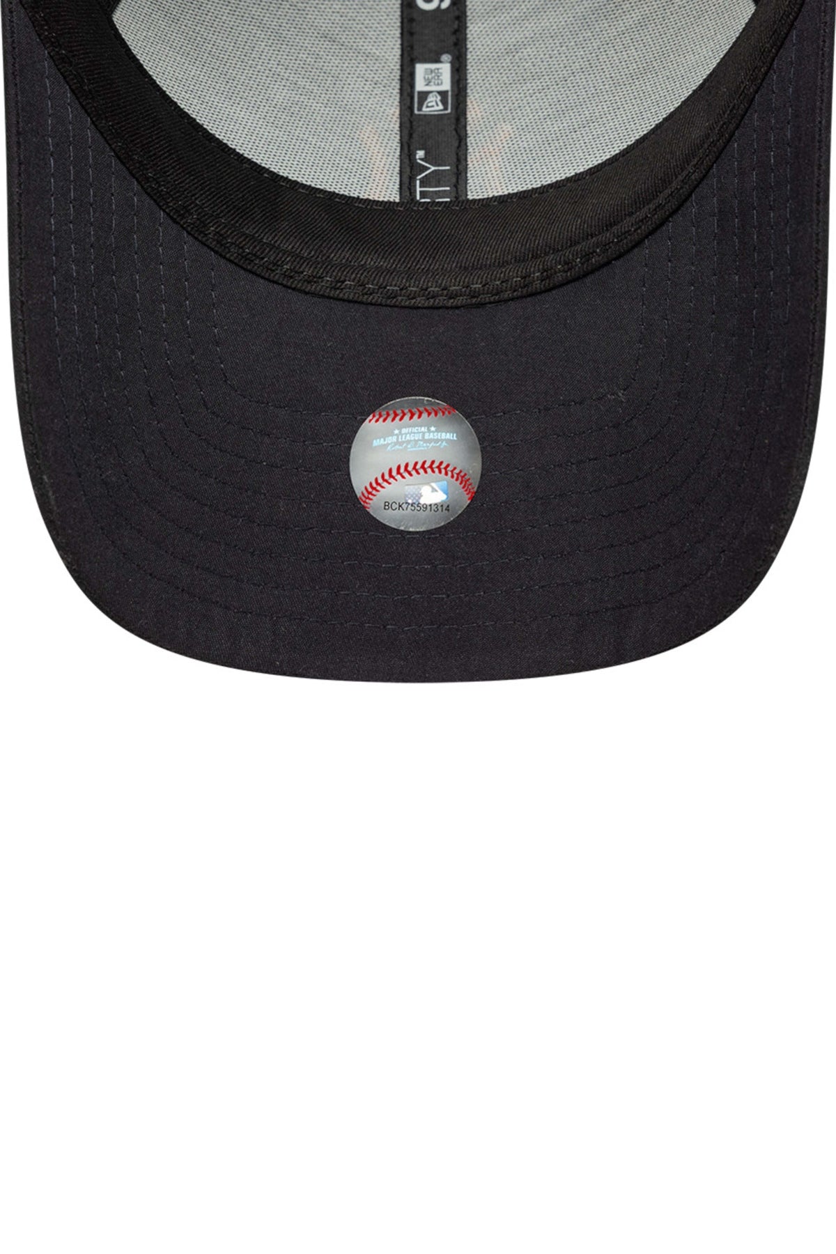 NEW ERA HOMEFIELD 940 TRUKR en color NEGRO (4)