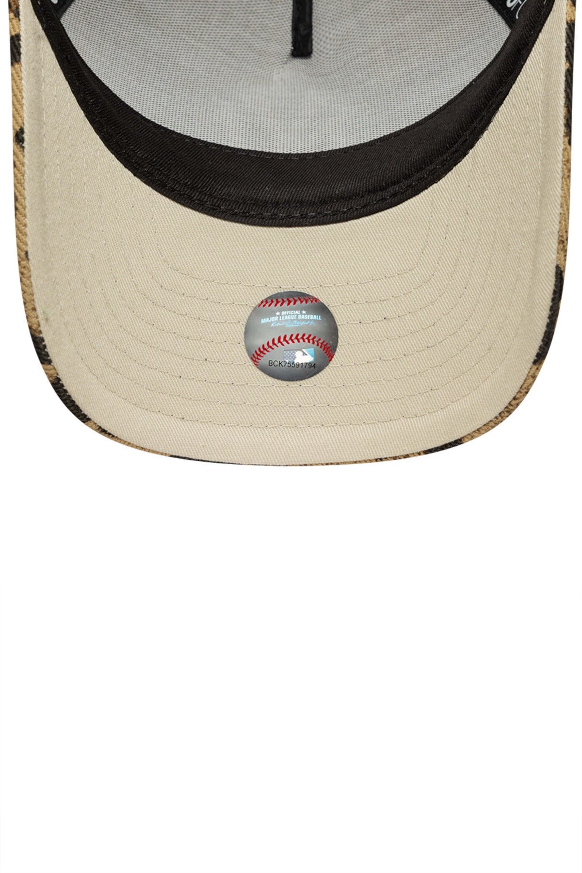 NEW ERA  TRUKR NEYYAN  BRS en color ANIMAL PRINT (4)
